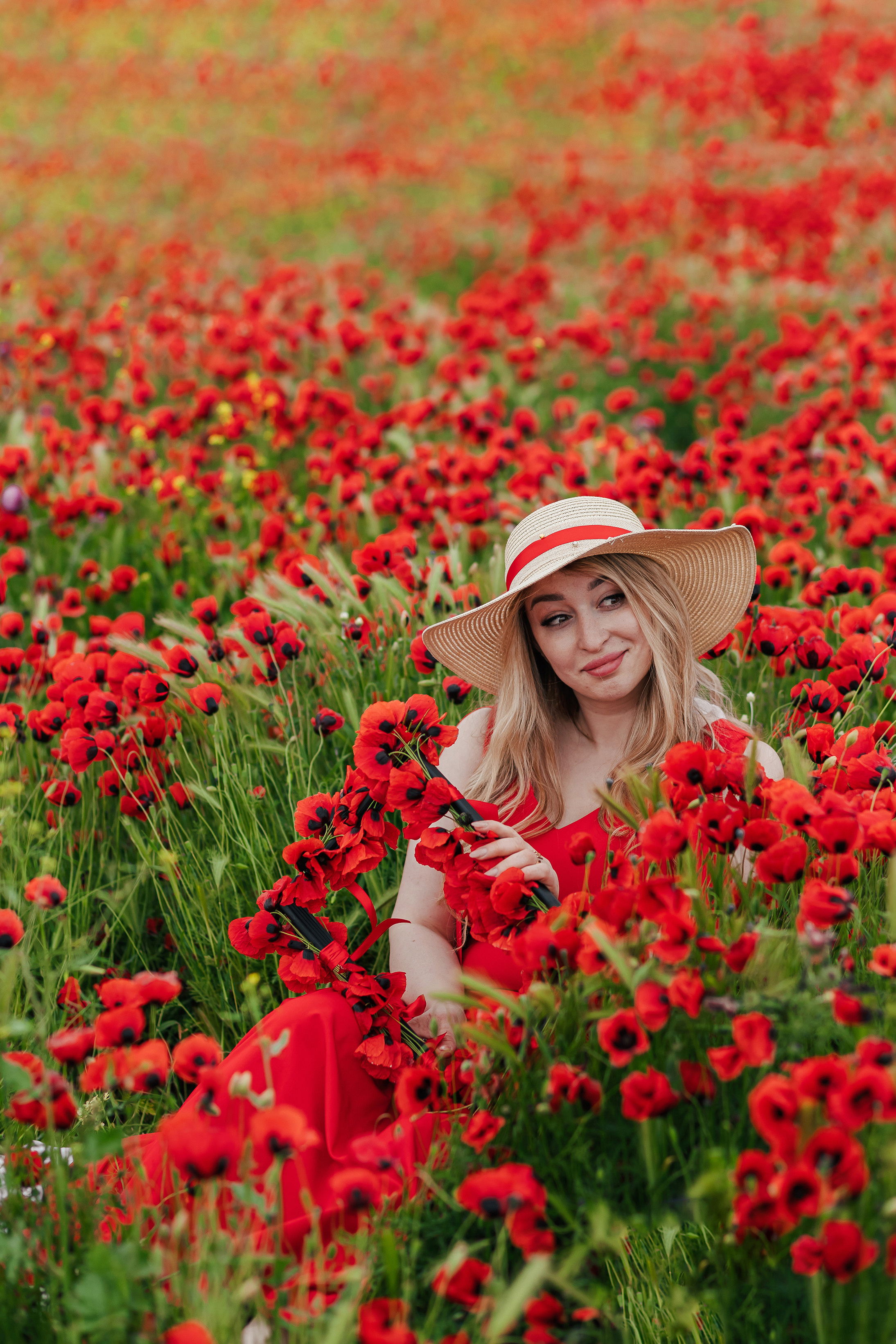 Марьям в маковом поле. Свадебный и семейный фотограф в Каспийске Алёна Нурмагомедова