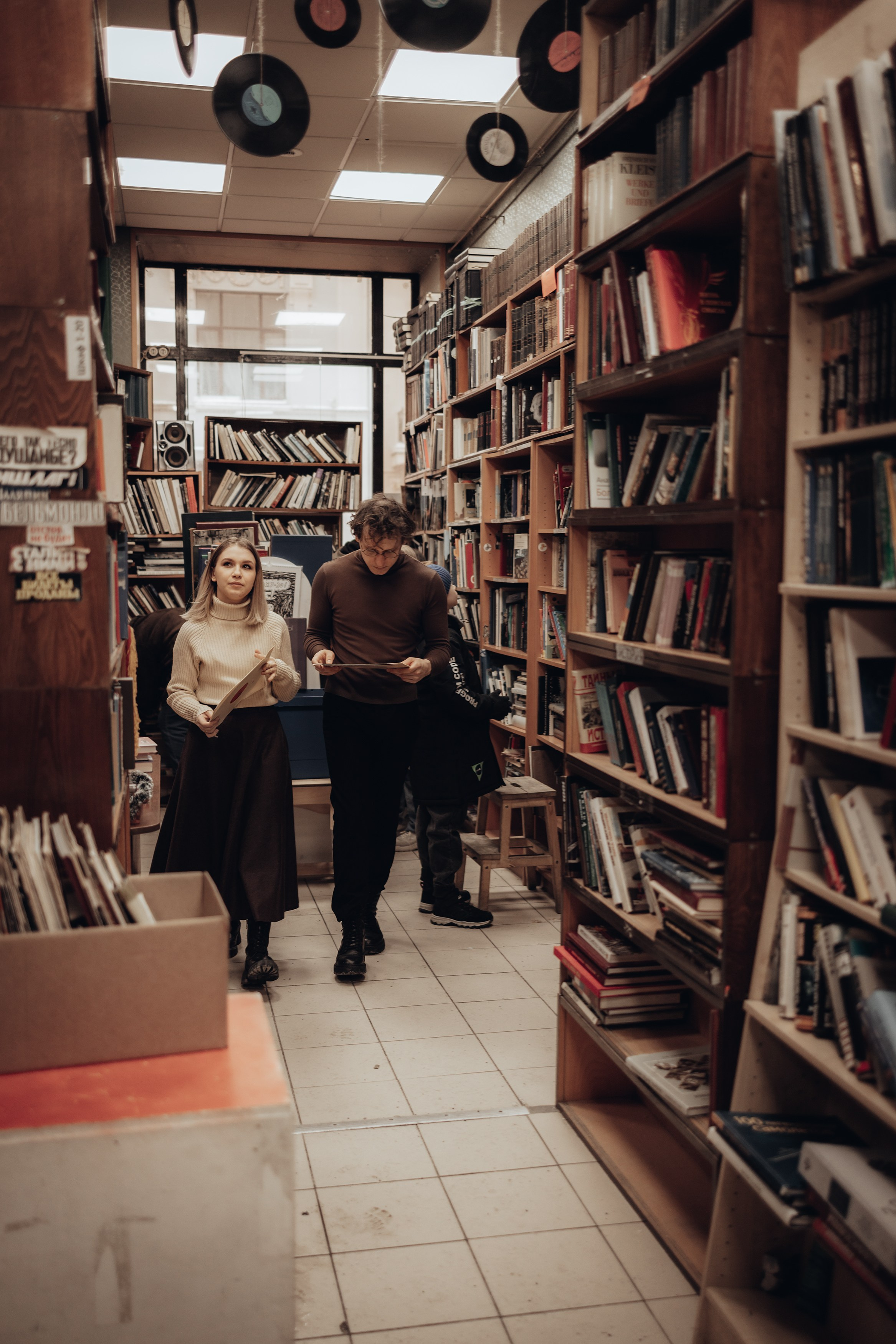 Свидание в библиотеке. Семейный фотограф, детские, семейные, лав стори съемки в Москве