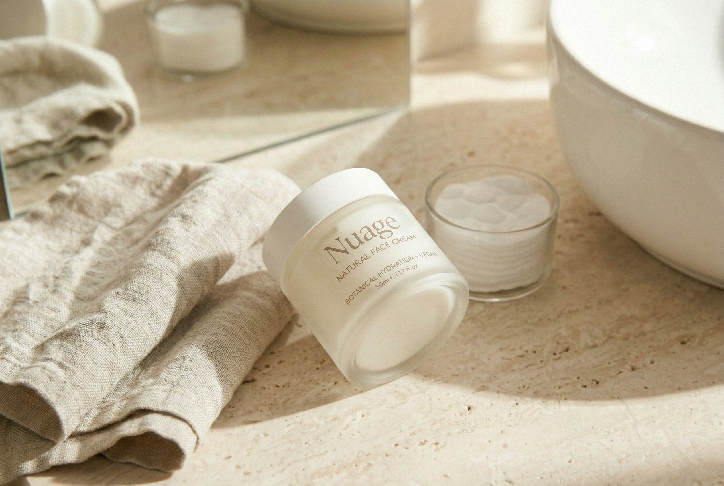 Серия: крем для лица Nuage. Фотохудожник Наталия Кирсанова
