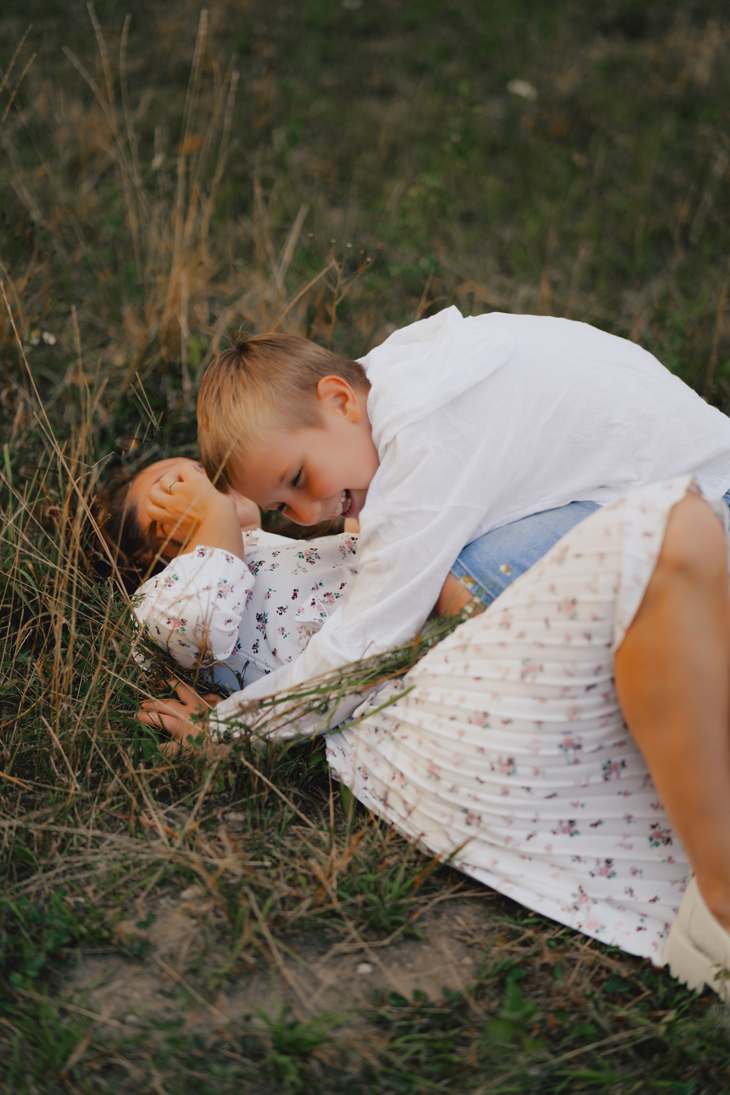 У дома. Фотограф Мария Зайчик