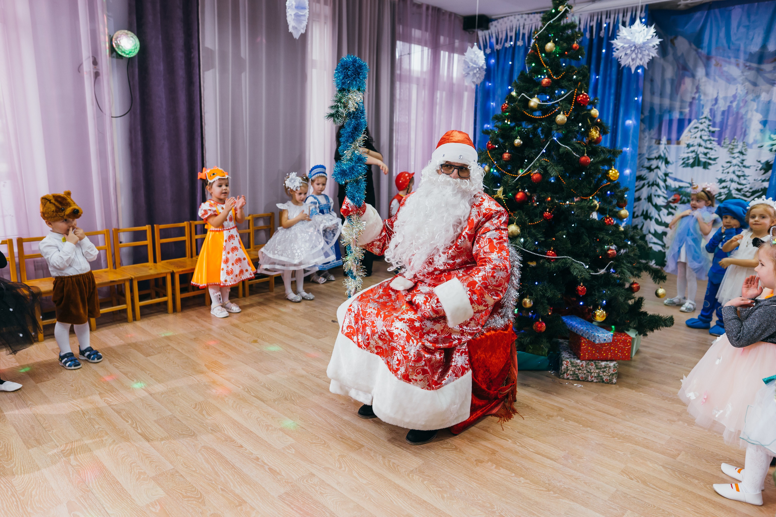 Новогодний утренник в детском саду. Профессиональный фотограф Геленджик, Новоросийск Виктория Цейс