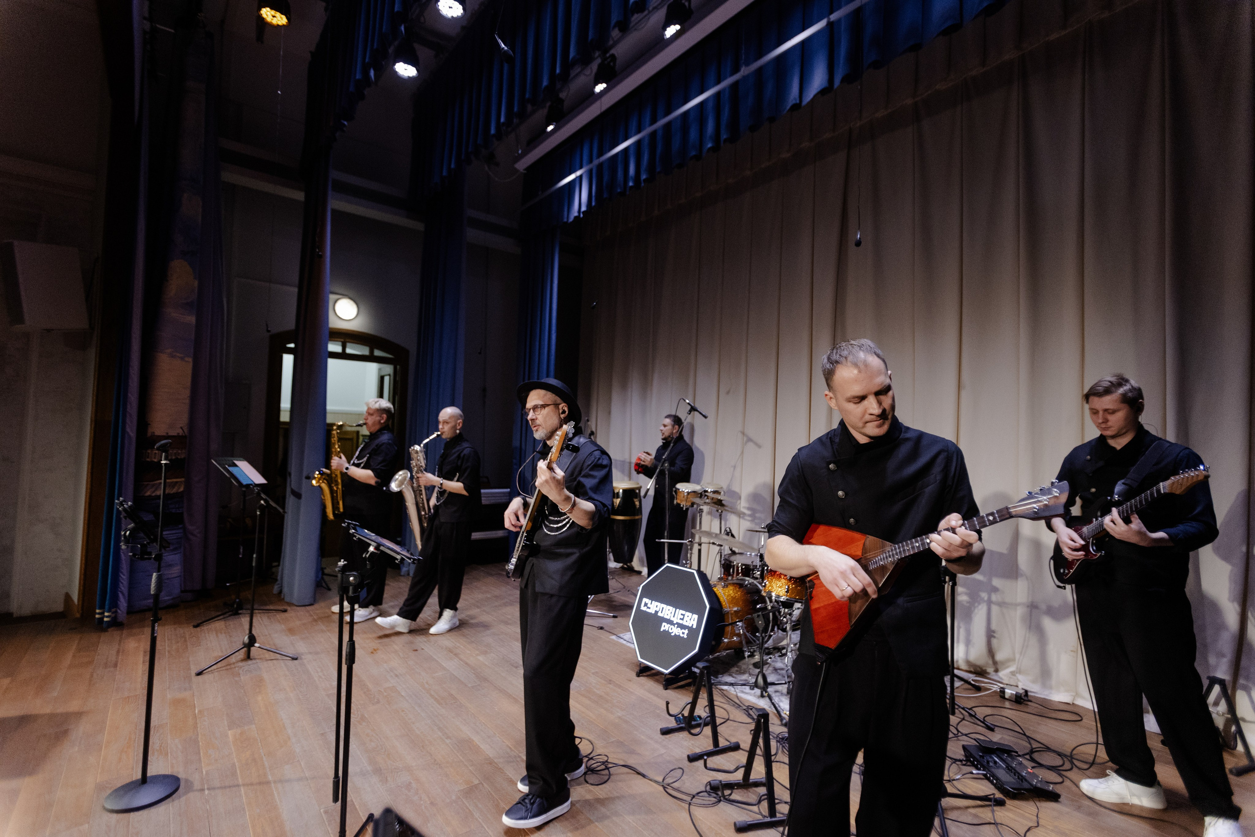 Сольный концерт 4.10. СУРОВЦЕВА project. Эстрадно-народный кавер-бэнд