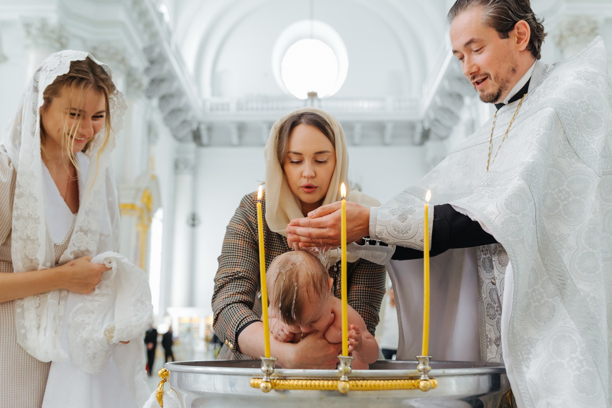 Смольный собор крещение сколько стоит, где провести крещение спб, душевный батюшка смольный собор, цена крестин, где покреститься взрослому