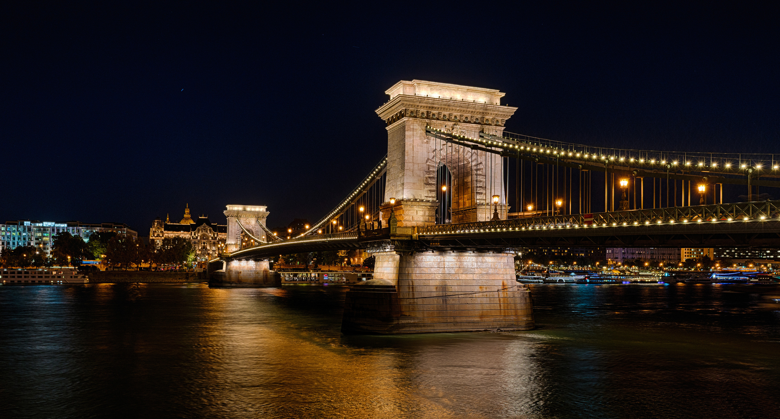 АРТ Город Будапешт. Фотограф Платон Македонский