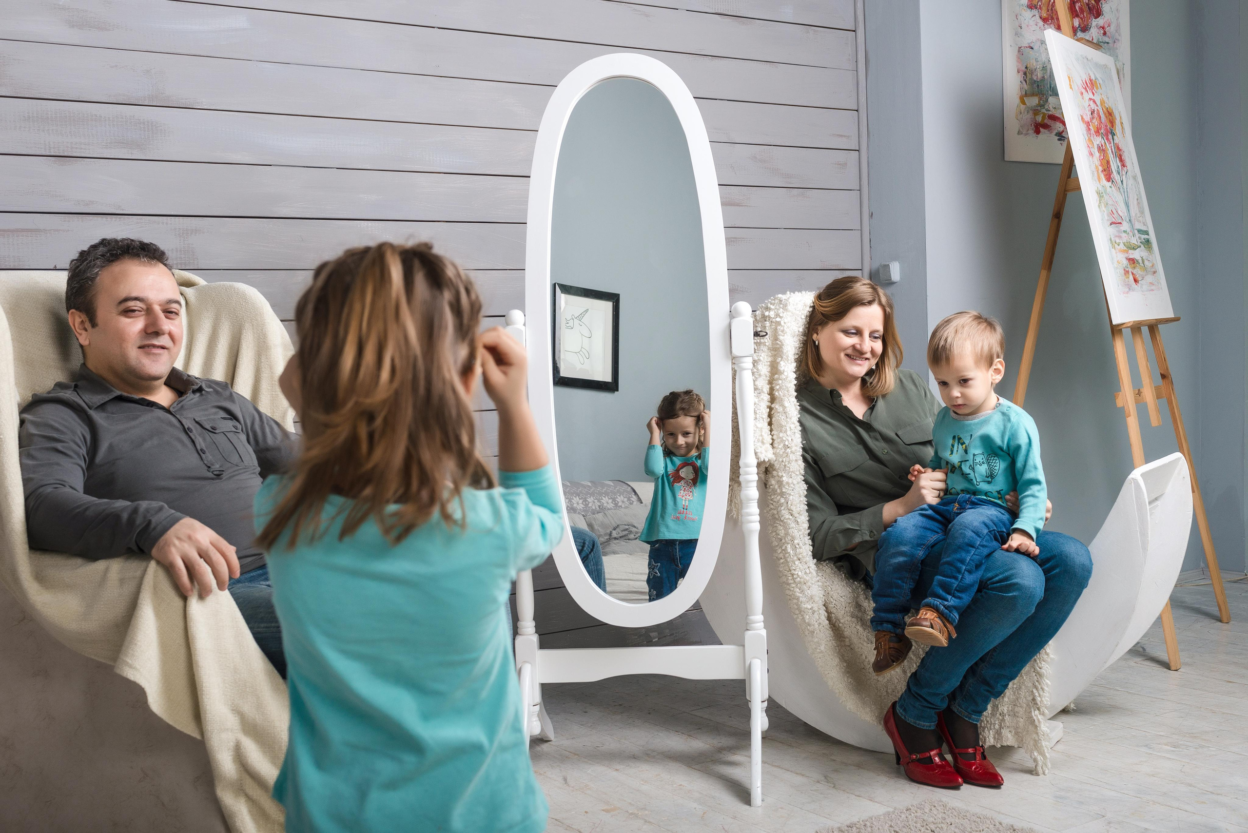 Студийный портрет семьи Köroğlu в Divastudio. Фотограф Платон Македонский