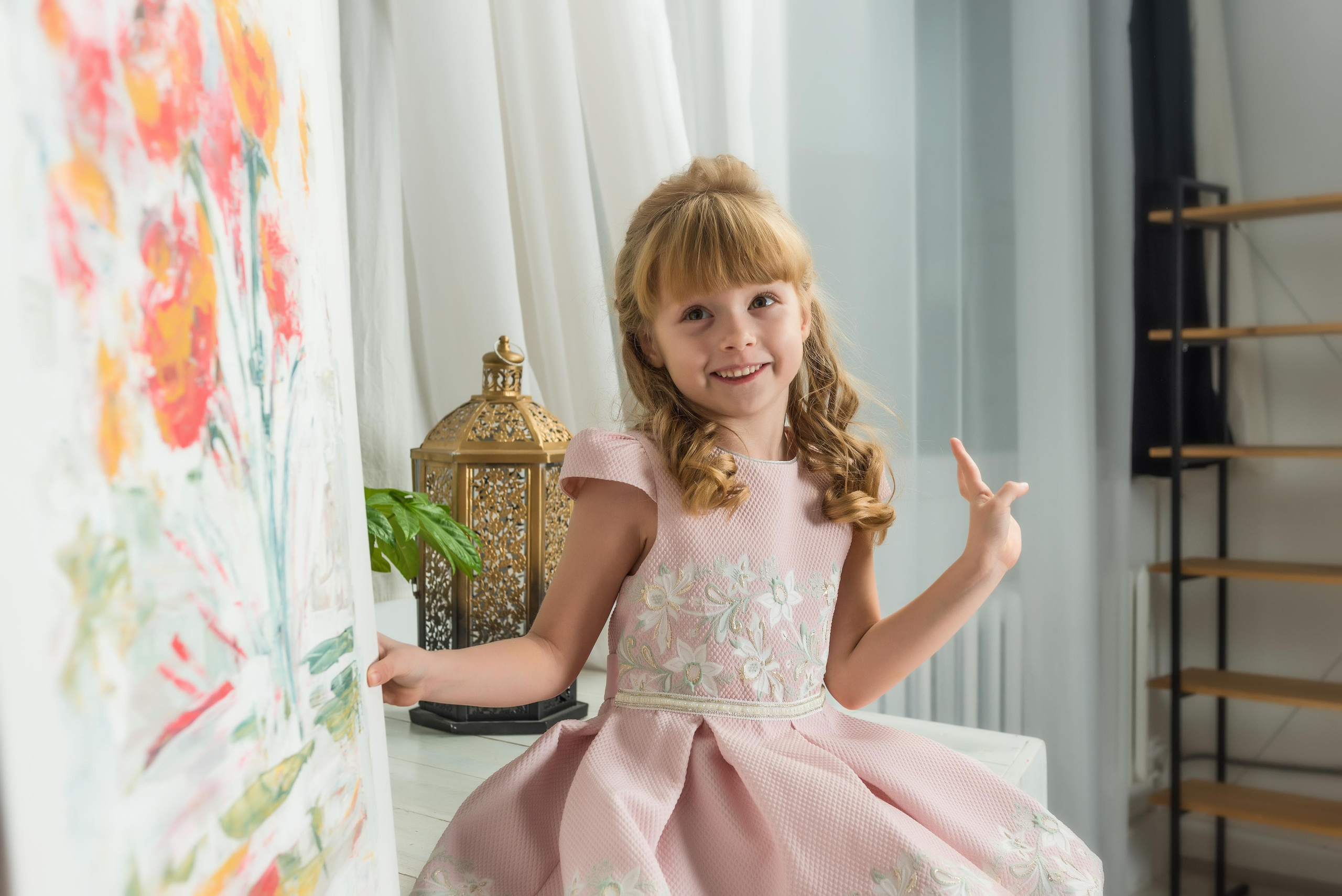 Студийный, праздничный портрет двух семей. Фотограф Платон Македонский