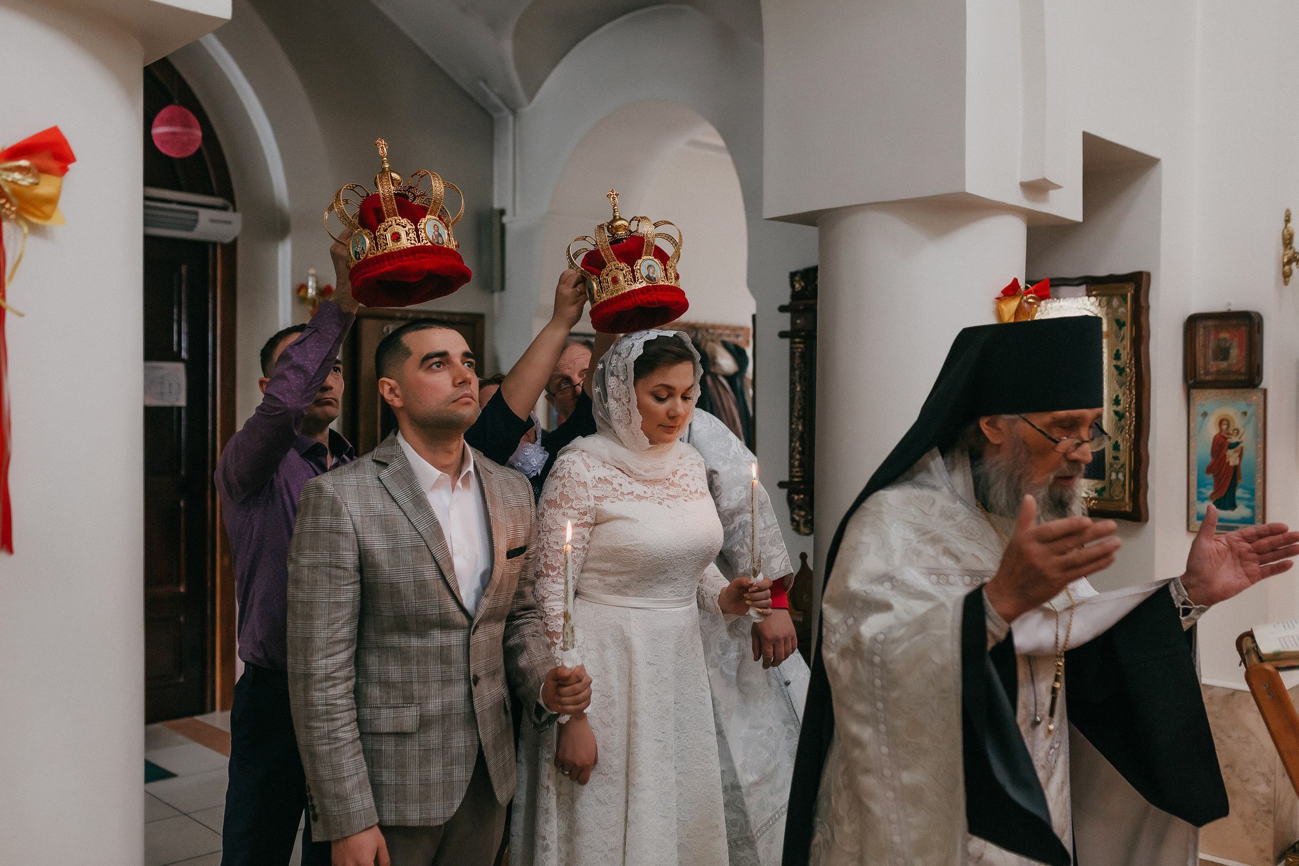 Венчание Анастасии и Вячеслава. Храм Лазаря Четверодневного. Семейный фотограф в Сургуте