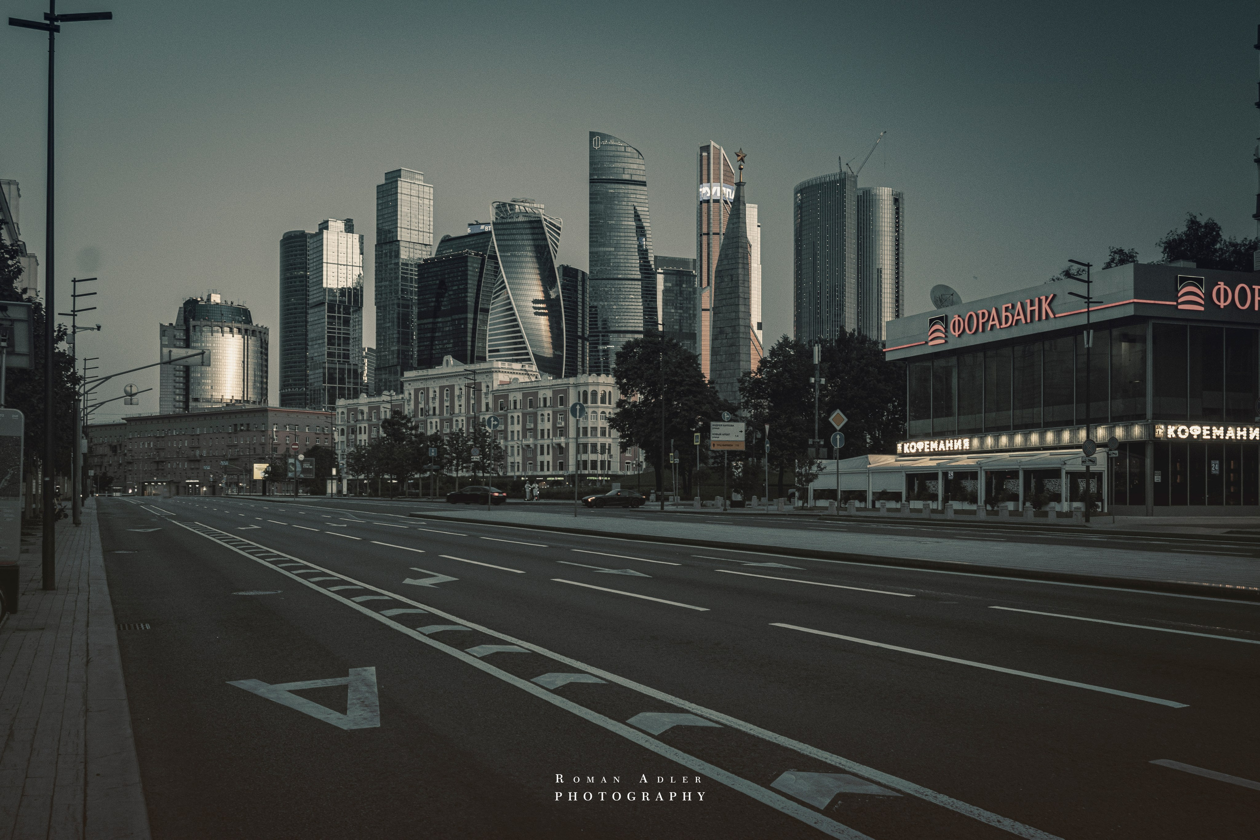 Ночная Москва. Июль 2023. Фотограф Роман Адлер