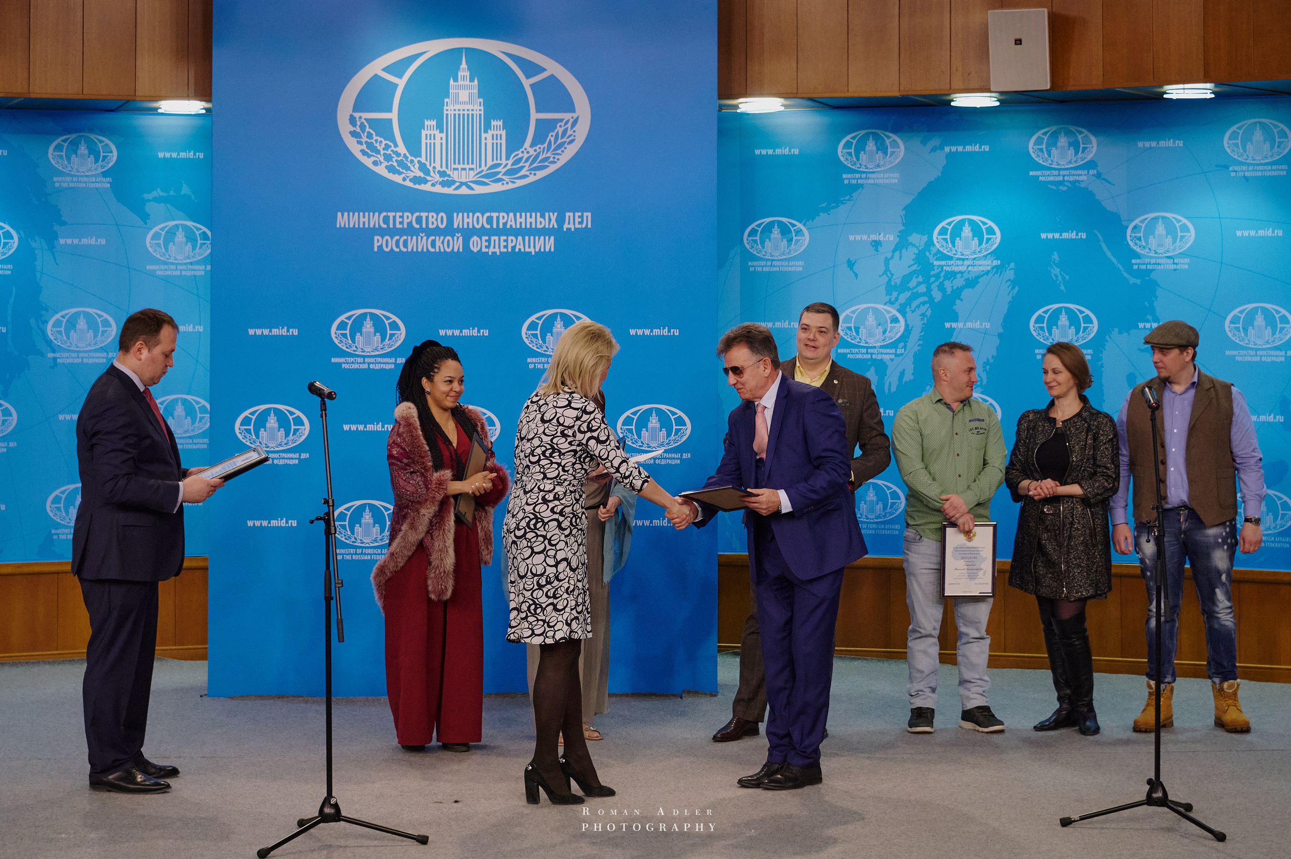 Презентация фильма Дарьи де Консейсао «Black to USSR» в конференц-зале МИД России. Проект Дарьи де Консейсао. Награждение съемочной группы. Фотограф Роман Адлер. Фоторепортаж Романа Адлера