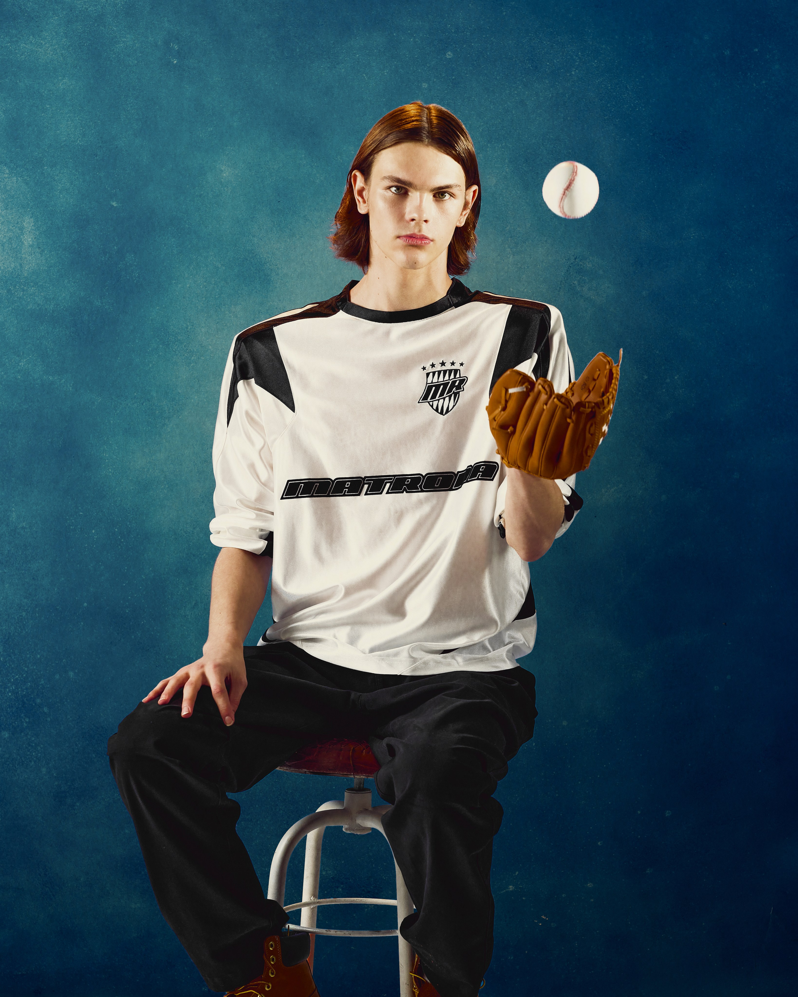 Matrona back to school. Святослав Лебедев | Рекламный фотограф — Коммерческая съемка, Арт-дирекшн, AI-интеграция