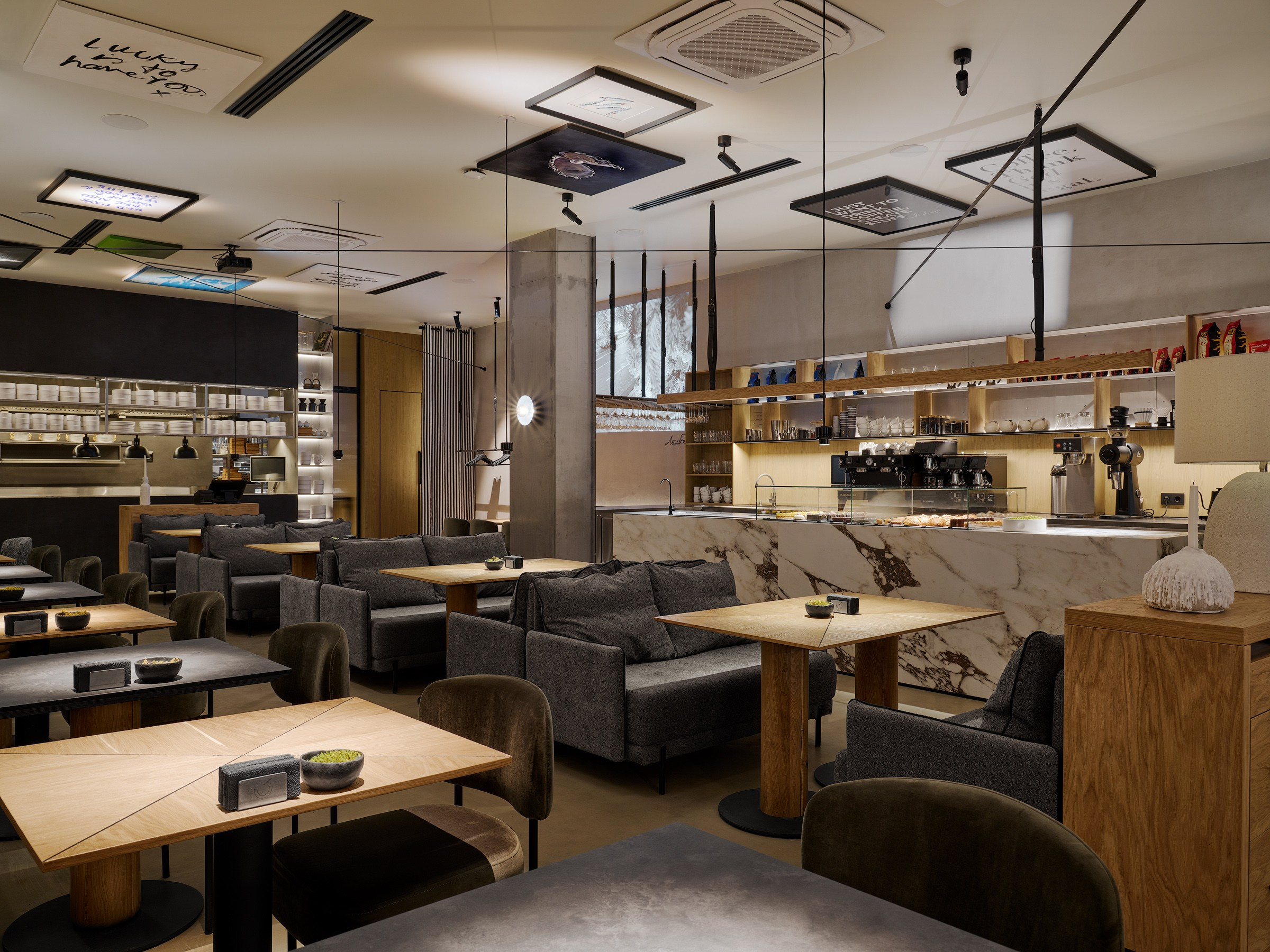 Hello Coffee | RUDA project, Красноярск, 2026. Интерьерный фотограф в Красноярске Владимир Барабаш