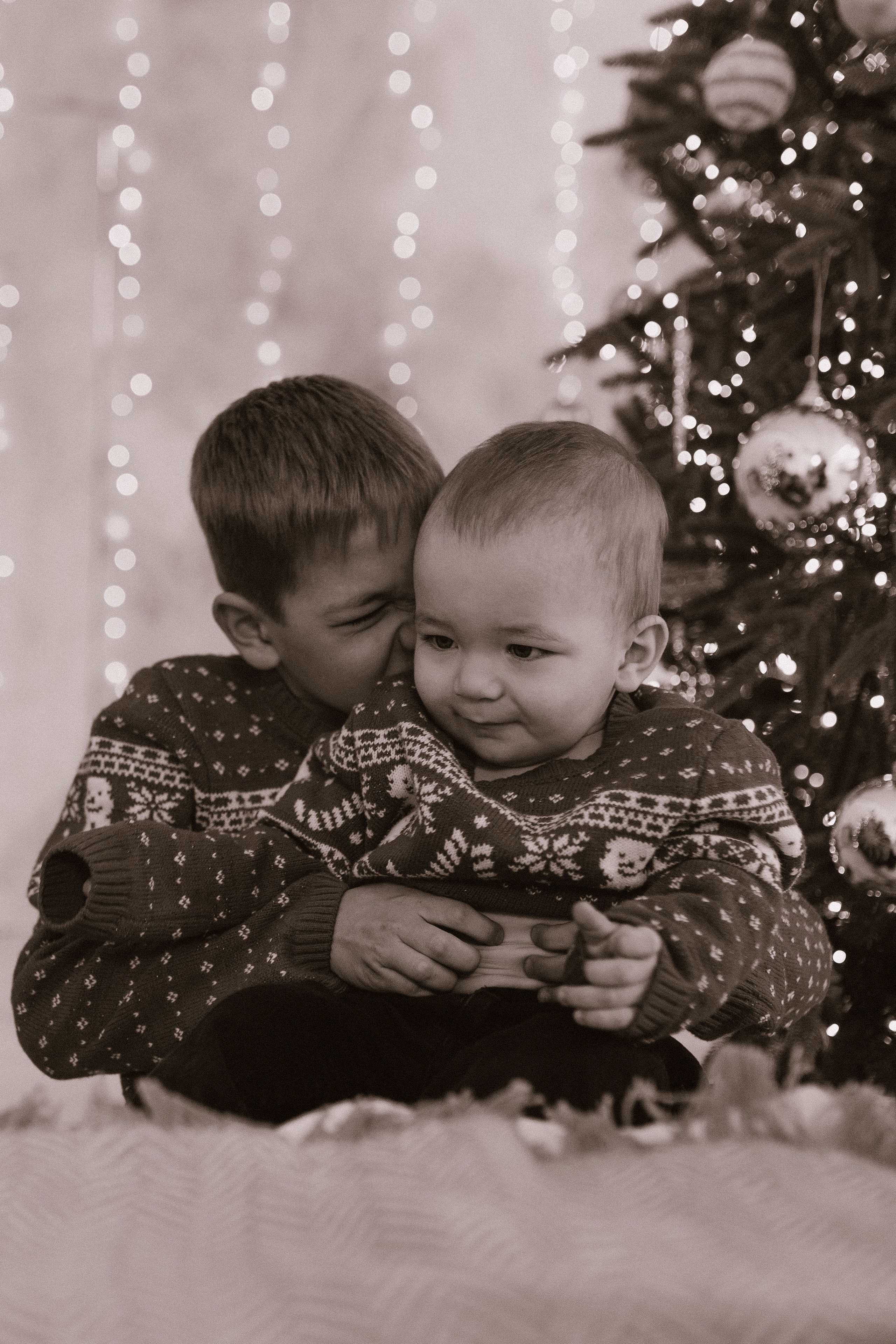 Яркий новый год мама и 2 сыночка. Фотограф в Ставрополе Svetlana Matveeva