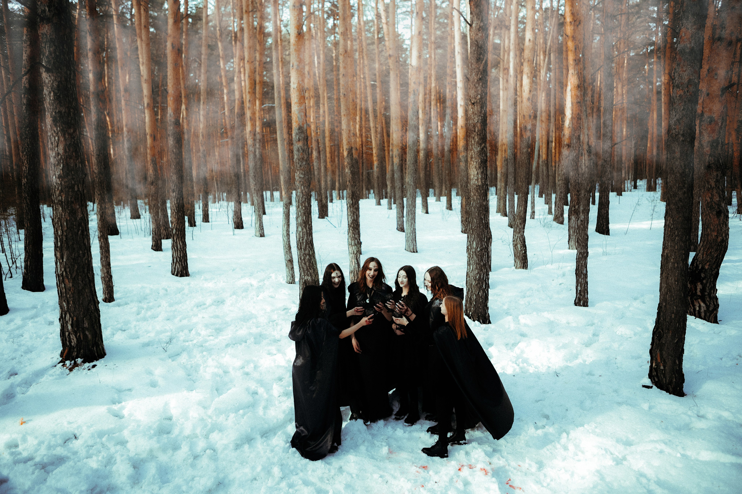 Кончились времена охоты на ведьм — теперь ведьмы охотятся на нас. Фотограф|Катя Рикошетер