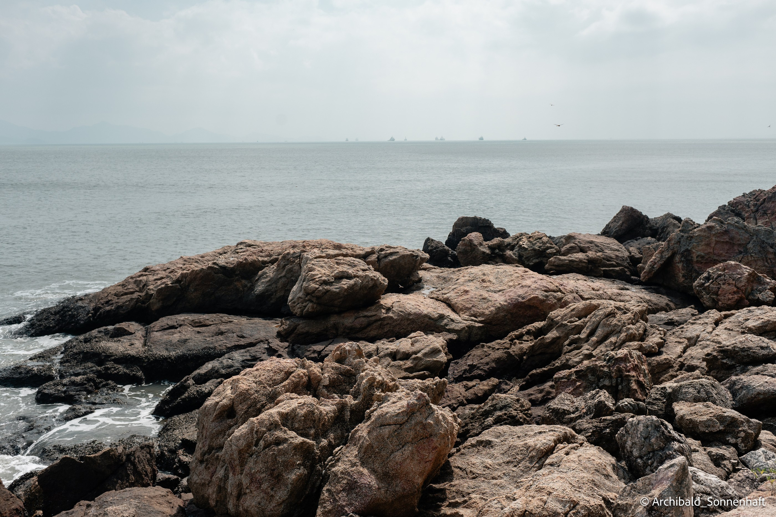 Kayaking in Huizhou, China. Photographer in Guangzhou, China. Archibald Sonnenhaft