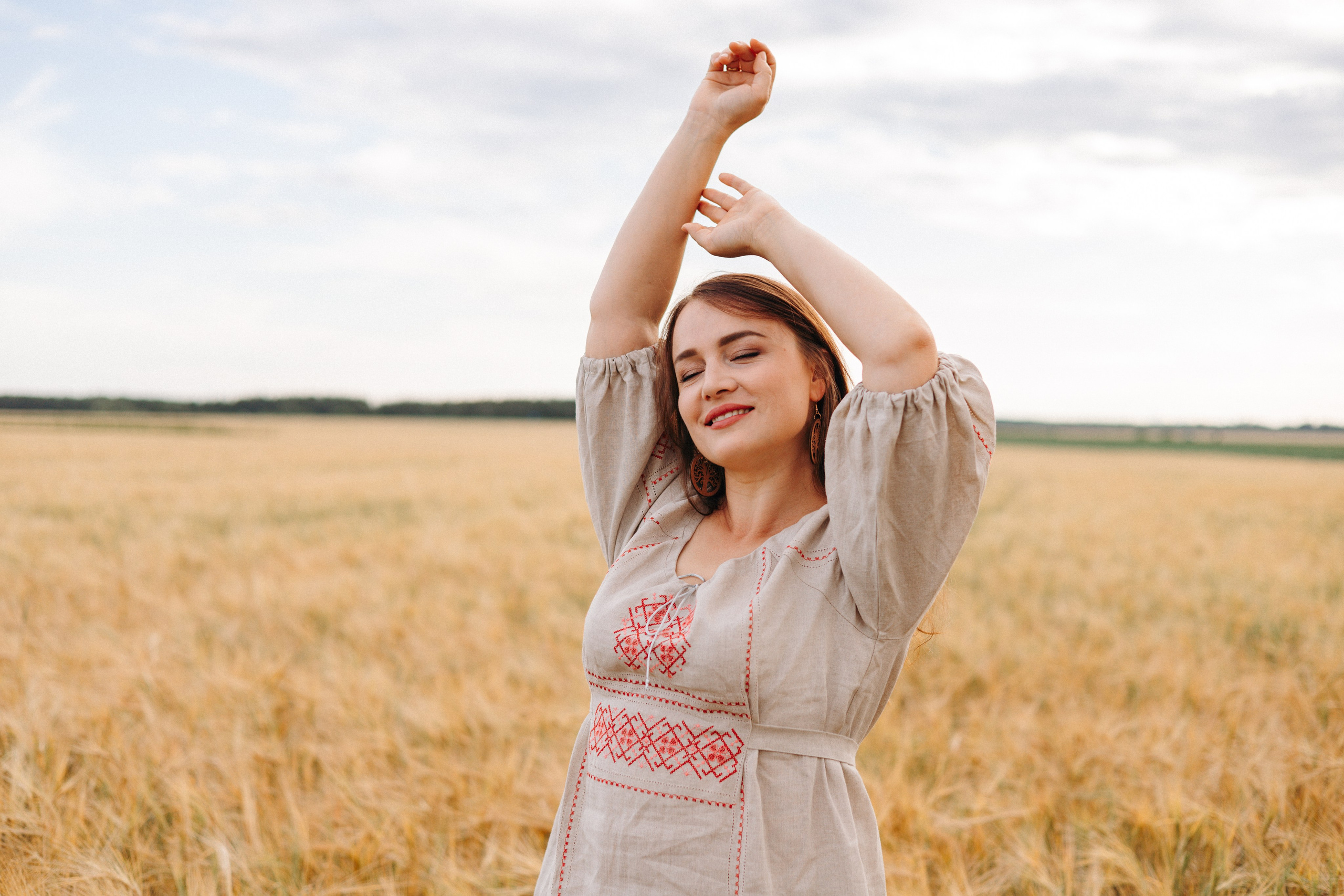 Оксана в пшеничном поле. Ваш фотограф