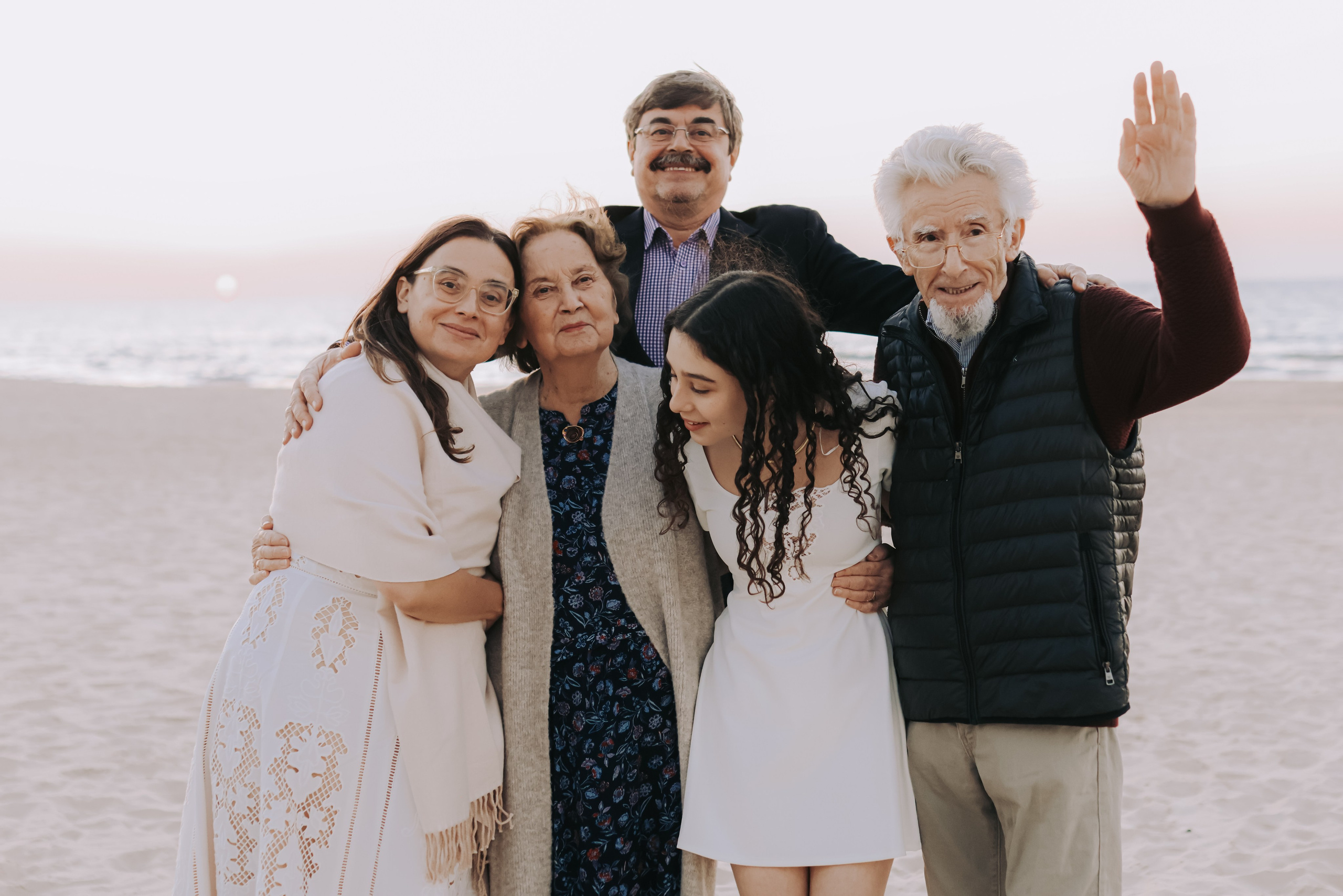 Family shoot / Engagement, Bat Yam | December 2025. Photographer in Israel Alice Milchin