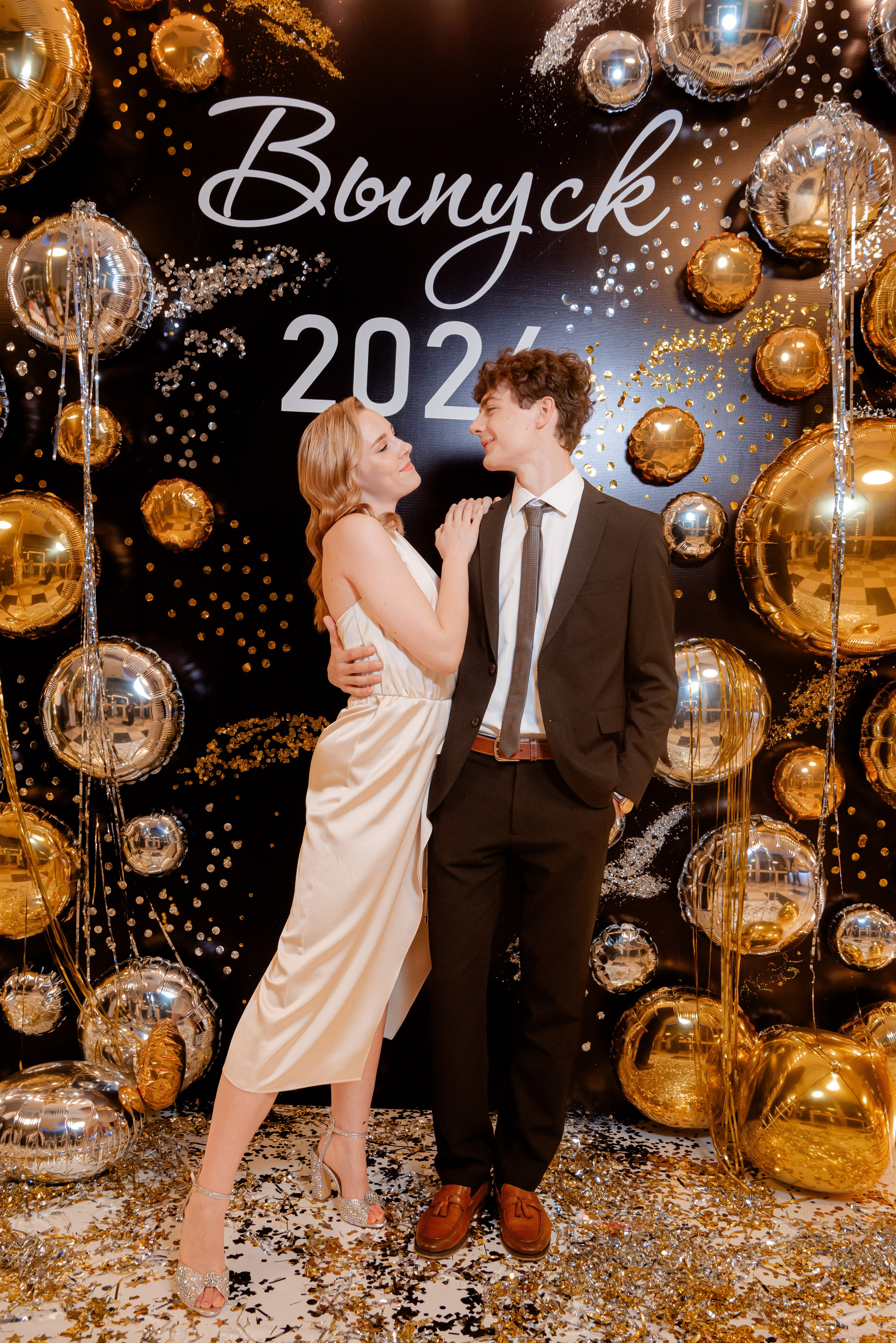 5 Лицей. Вручение и Банкет. Музкомедия и Сити Холл. Фотограф в Волгограде и Волжском Александр Горбань