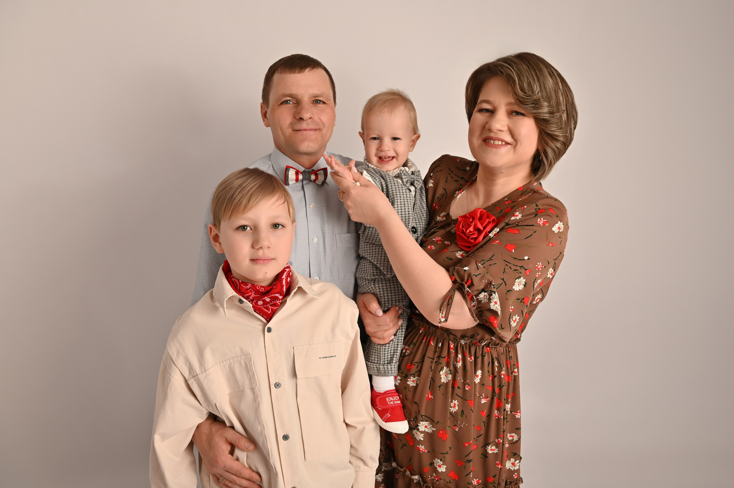 Годик Дениса. Фотограф Новорожденных и семейный Элла Огай г. Сатпаев