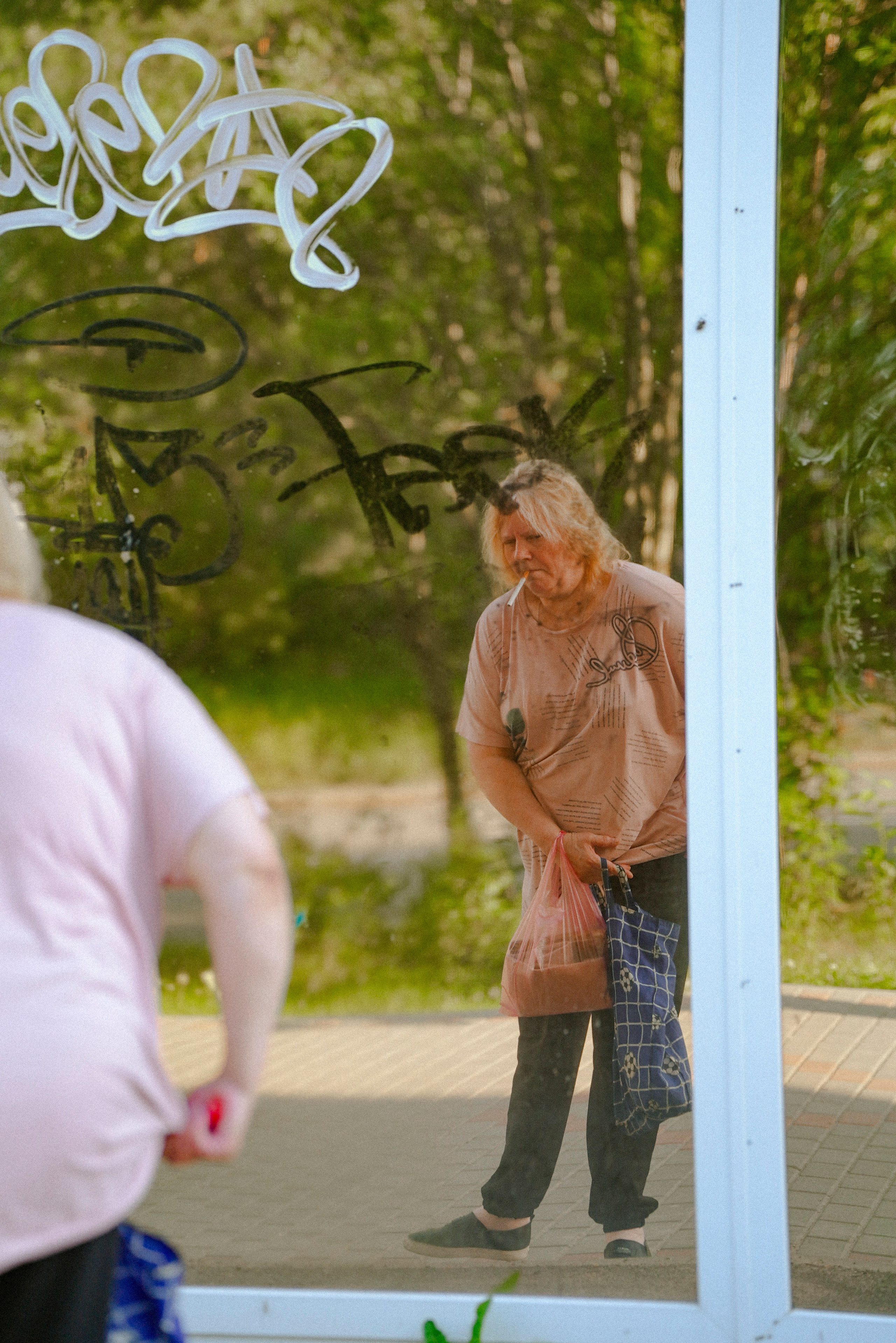 2025. Стрит-фотография, полная абсурда, идиотизма и красоты