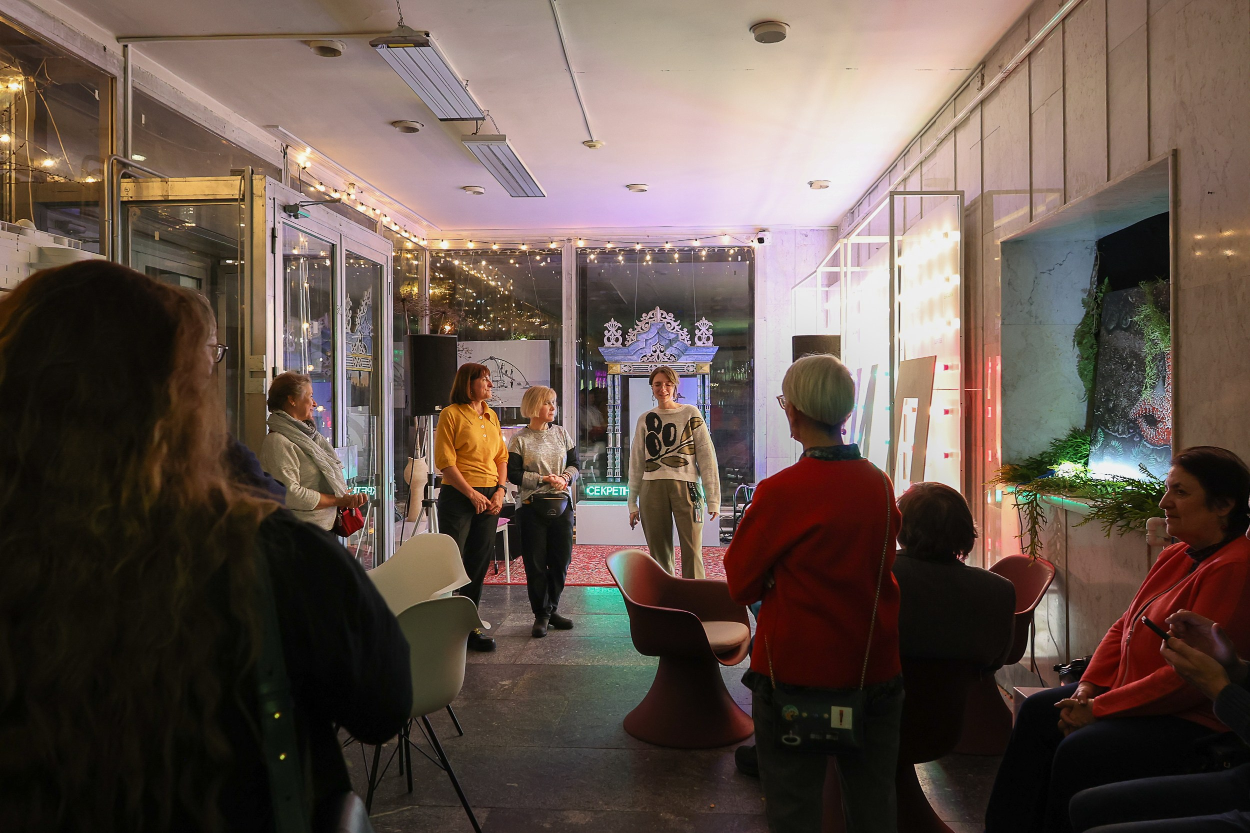 УРАВНЕНИЕ С НЕИЗВЕСТНЫМИ Фотовыставка Надежды Найденовой в КЦ ЗИЛ. Reportage, architectural, fine art photographer Lena Melnikova in Moscow