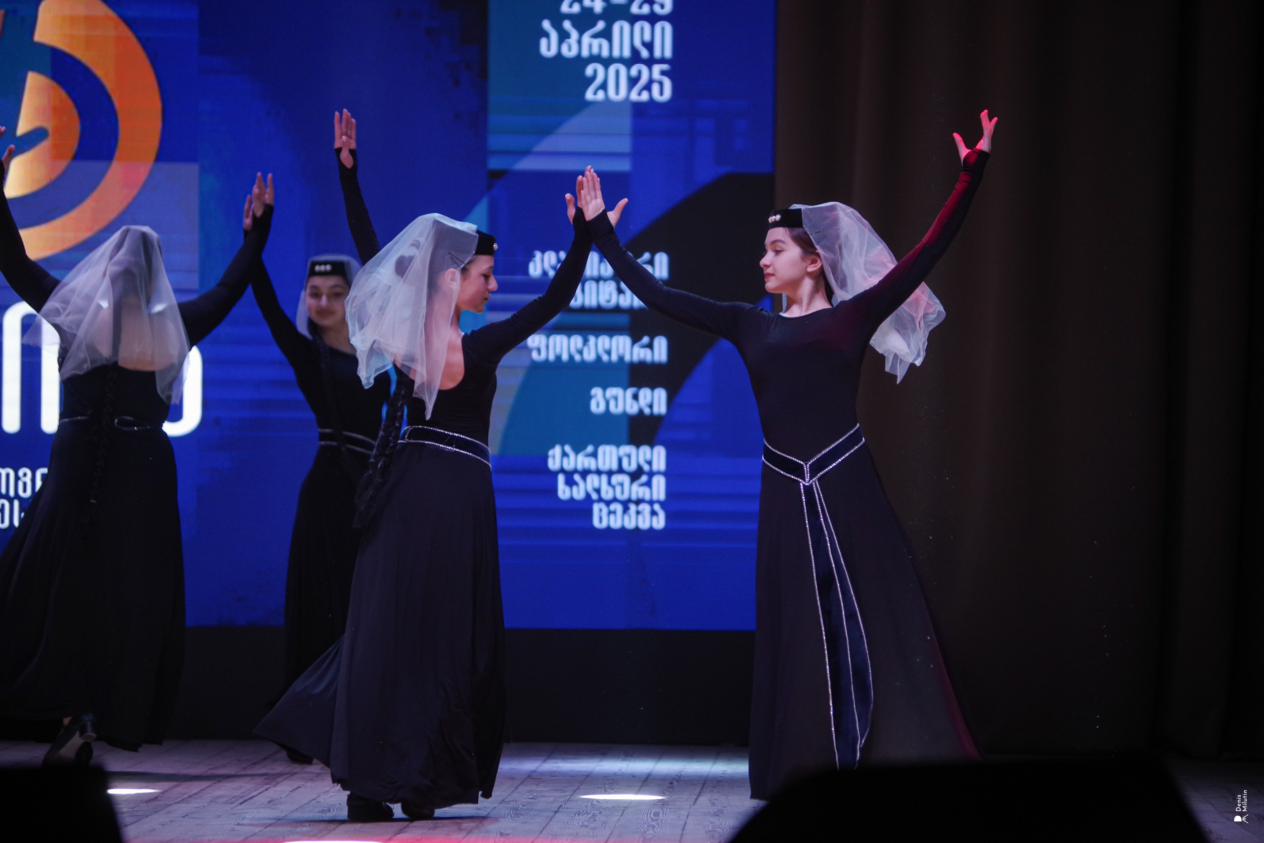 Танцы в Хоби. Портретный фотограф Денис Милютин