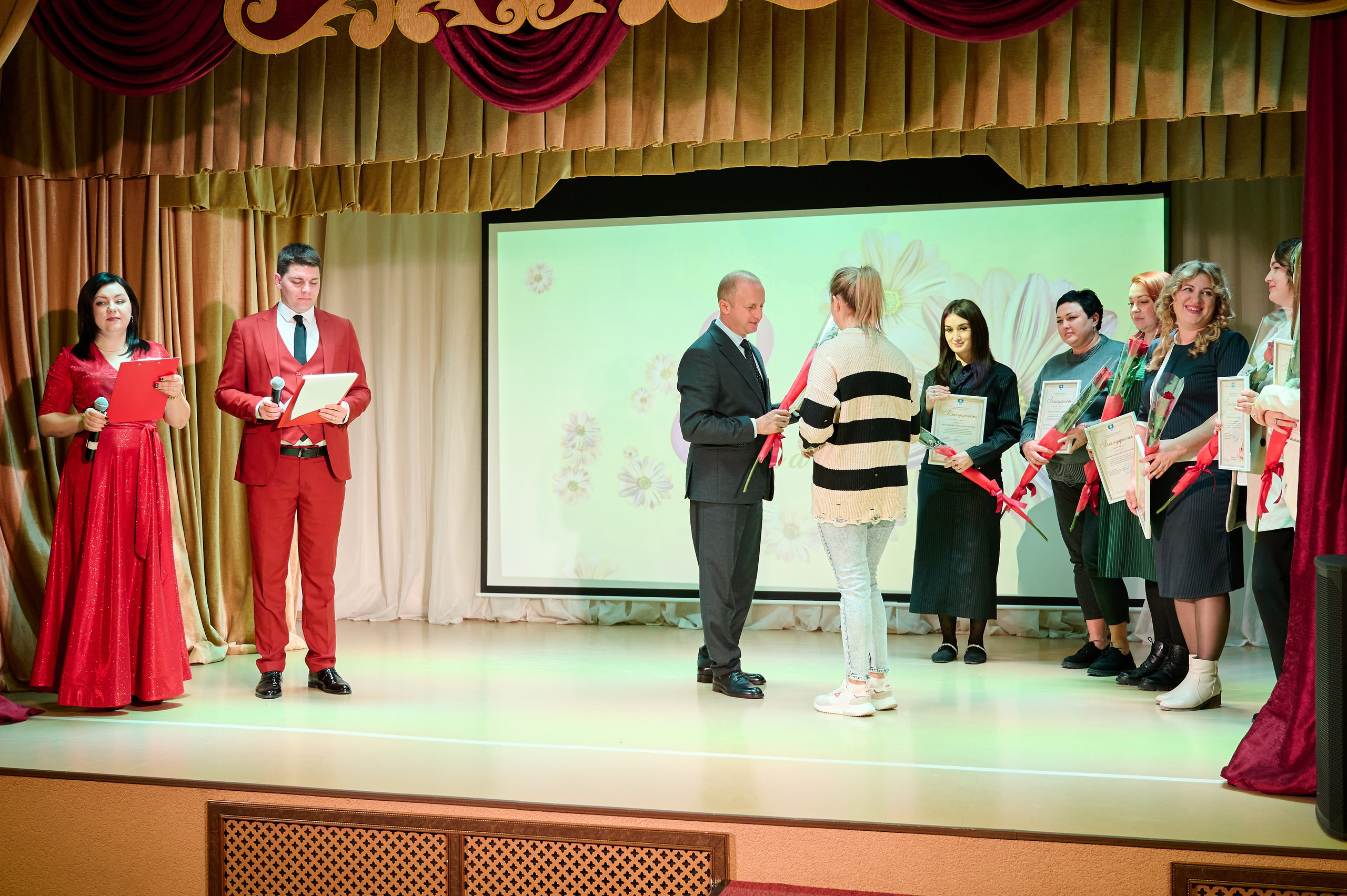 8 марта в Виноградном. Жизнь курорта Кабардинка в фотографиях