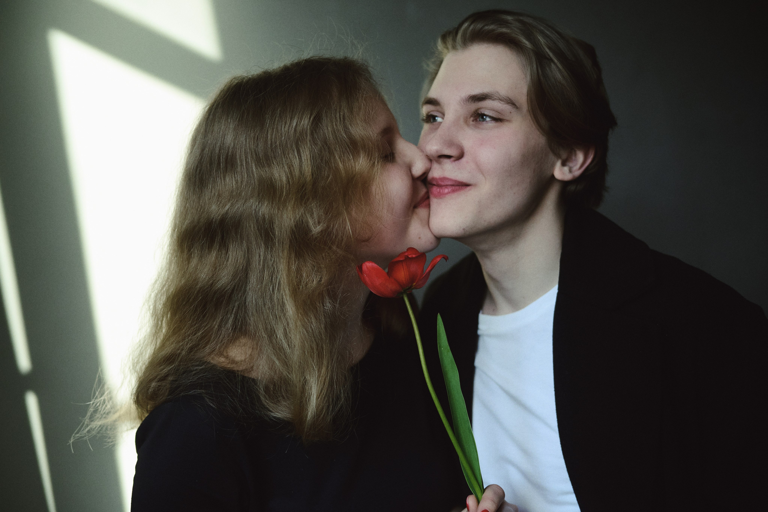 День рождения в Питерской парадной. May the numbers guide us