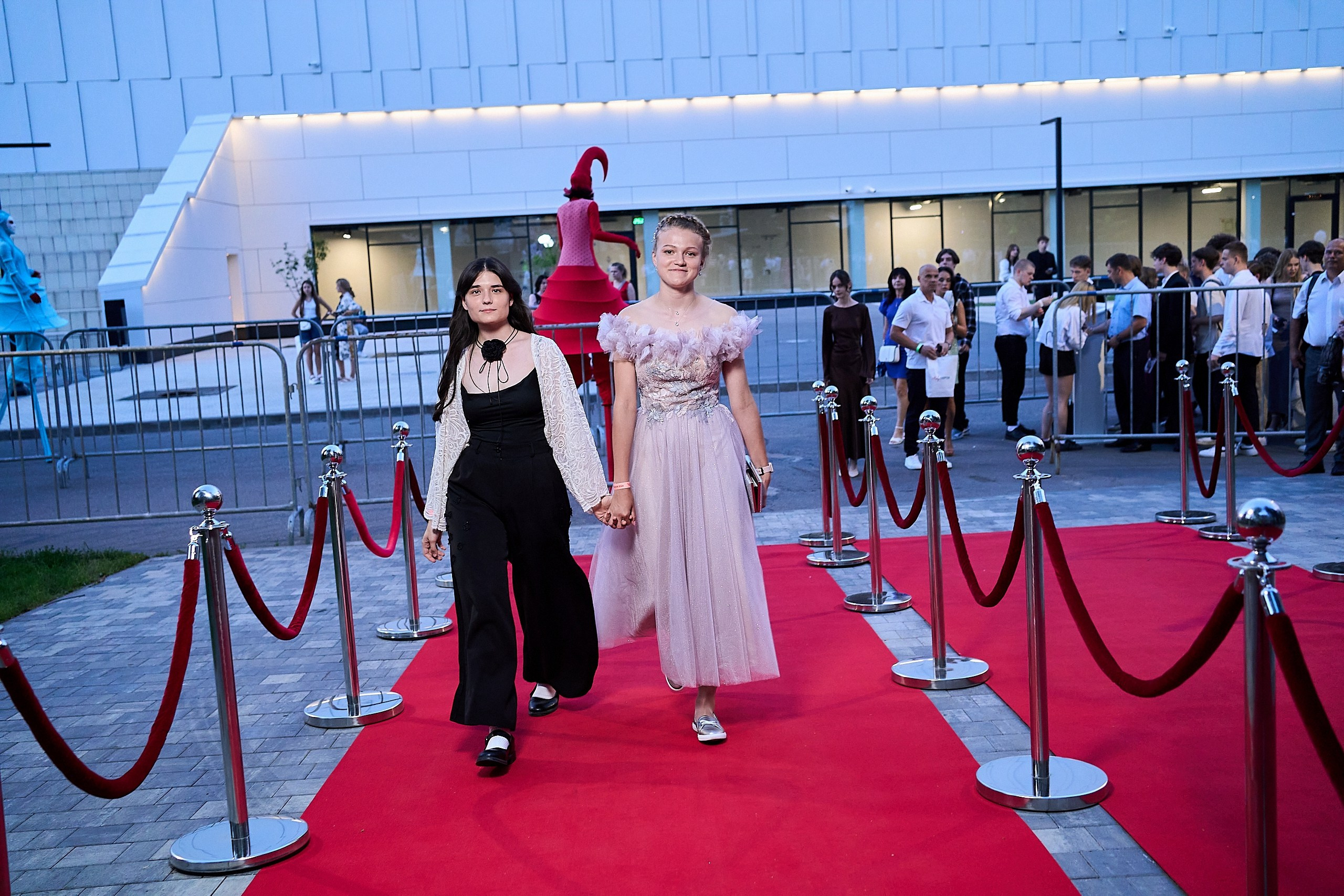 Выпускной 2024 концертный зал Академия ВТБ. Фотограф и Видеограф в Москве. Олег Корушев