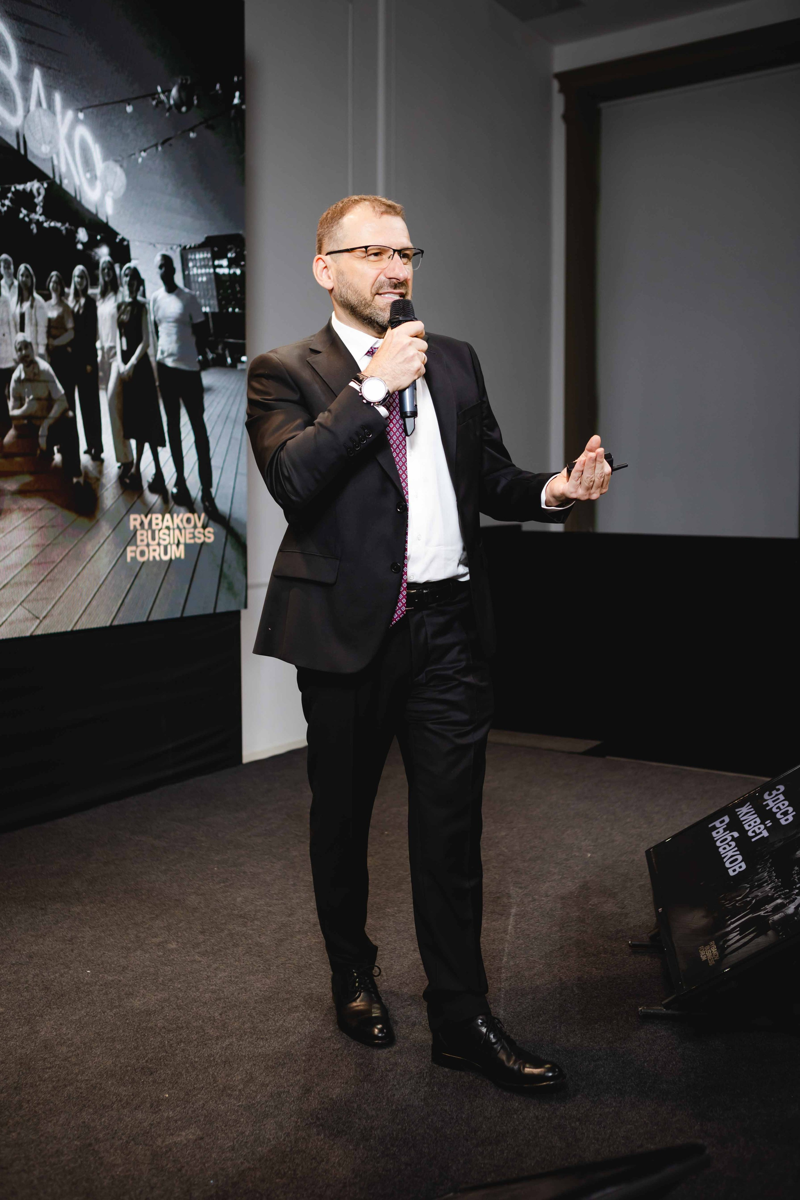 Ивенты и Конференции. Сайт с красивыми фотографиями и людьми