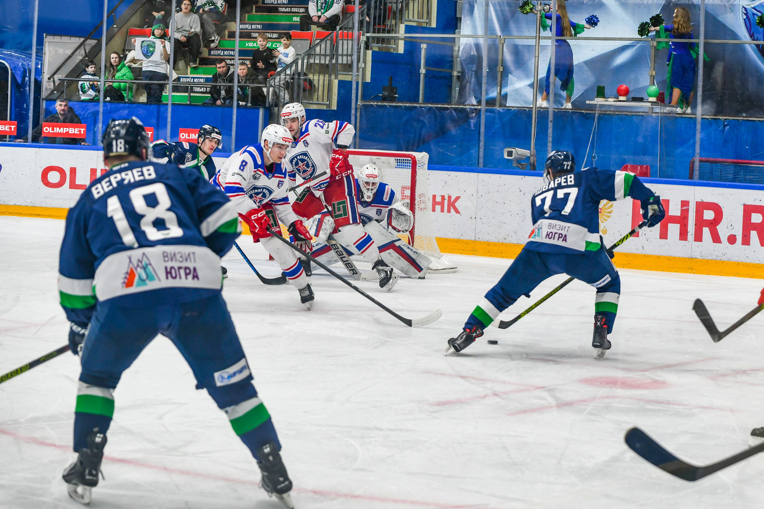 Матчи регулярного чемпионата ВХЛ. Фотограф в Ханты-Мансийске Евгений Жуланов