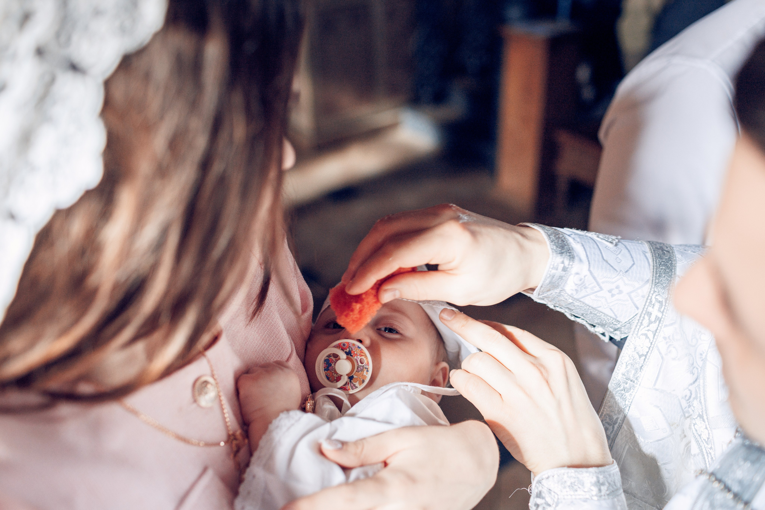 Крещение в Храме Святого Уара Мученика в Вешках. Профессиональный фотограф в Москве и Мо Мария Шантарёва