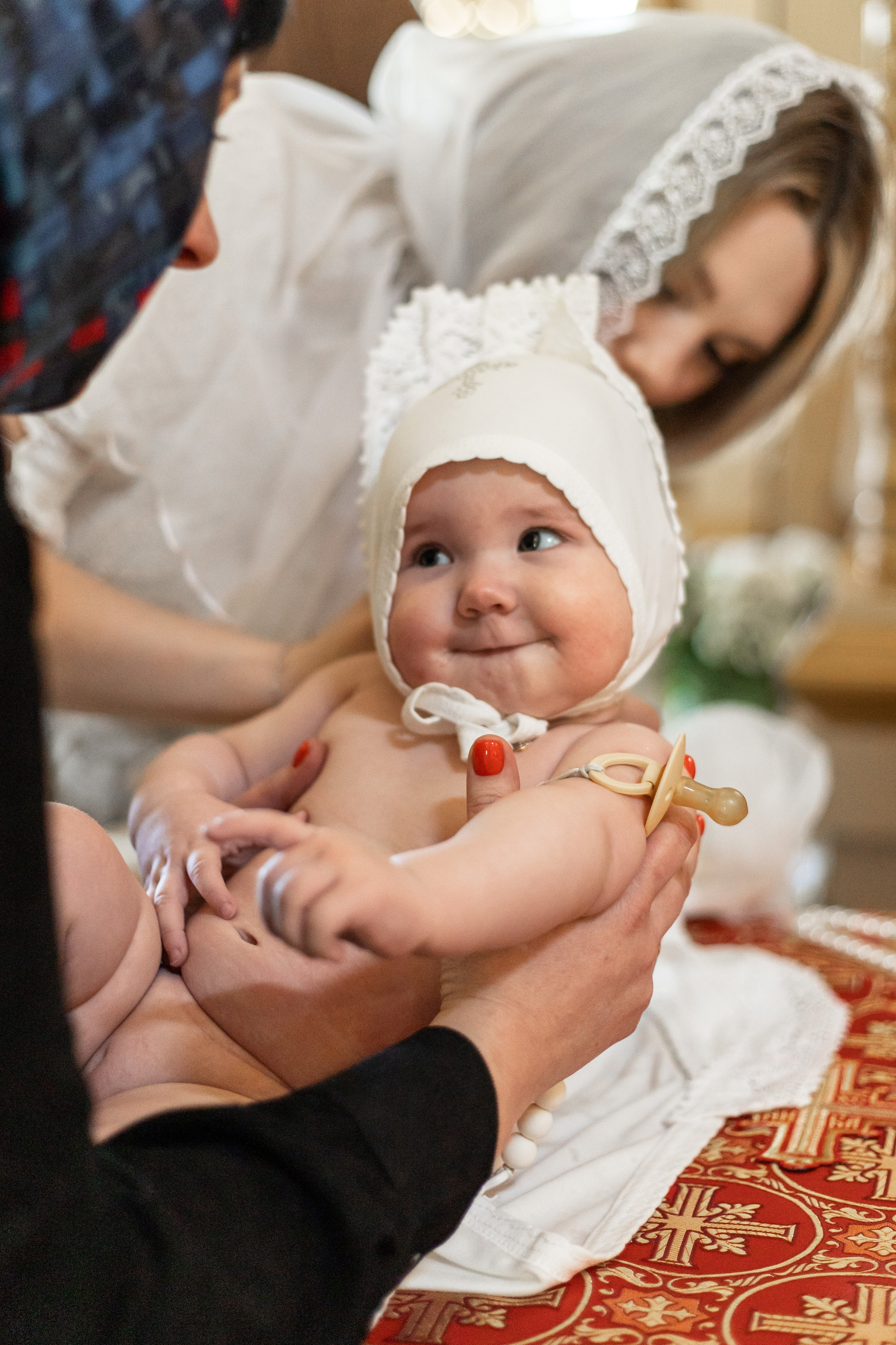 Крещение в Храме Веры, Надежды, Любови и матери их Софии. Профессиональный фотограф в Москве и Мо Мария Шантарёва