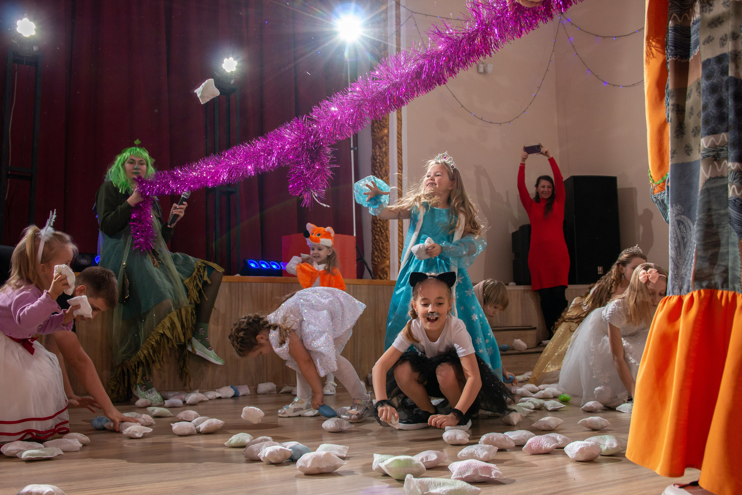 Новогодний утренник ДК Строитель 25.12.2023 г. г. Новоалександровск. Главная