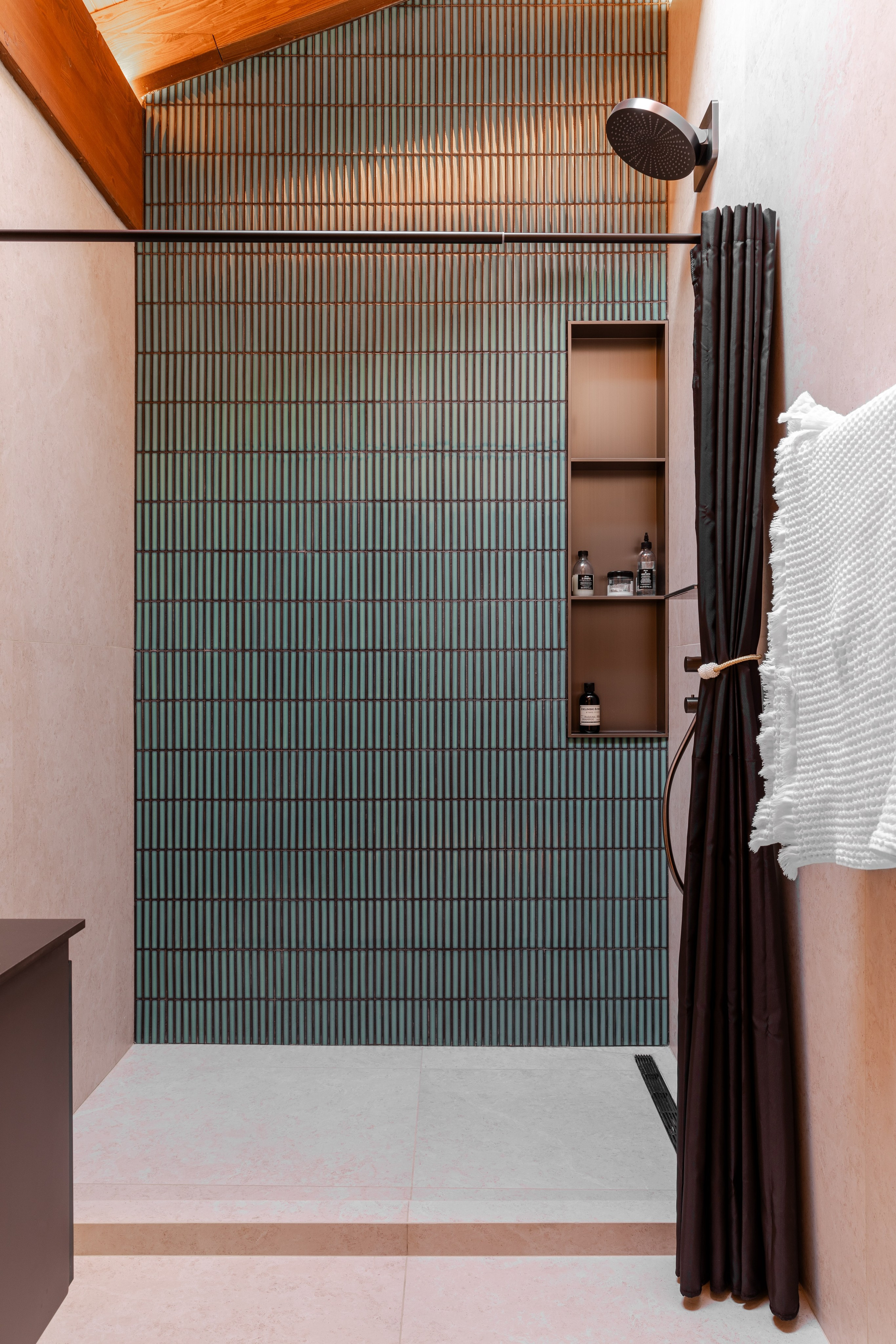 Интерьерная фотосъёмка загородного дома площадью 300 кв м в п. Эстосадок. Интерьерный фотограф Москва