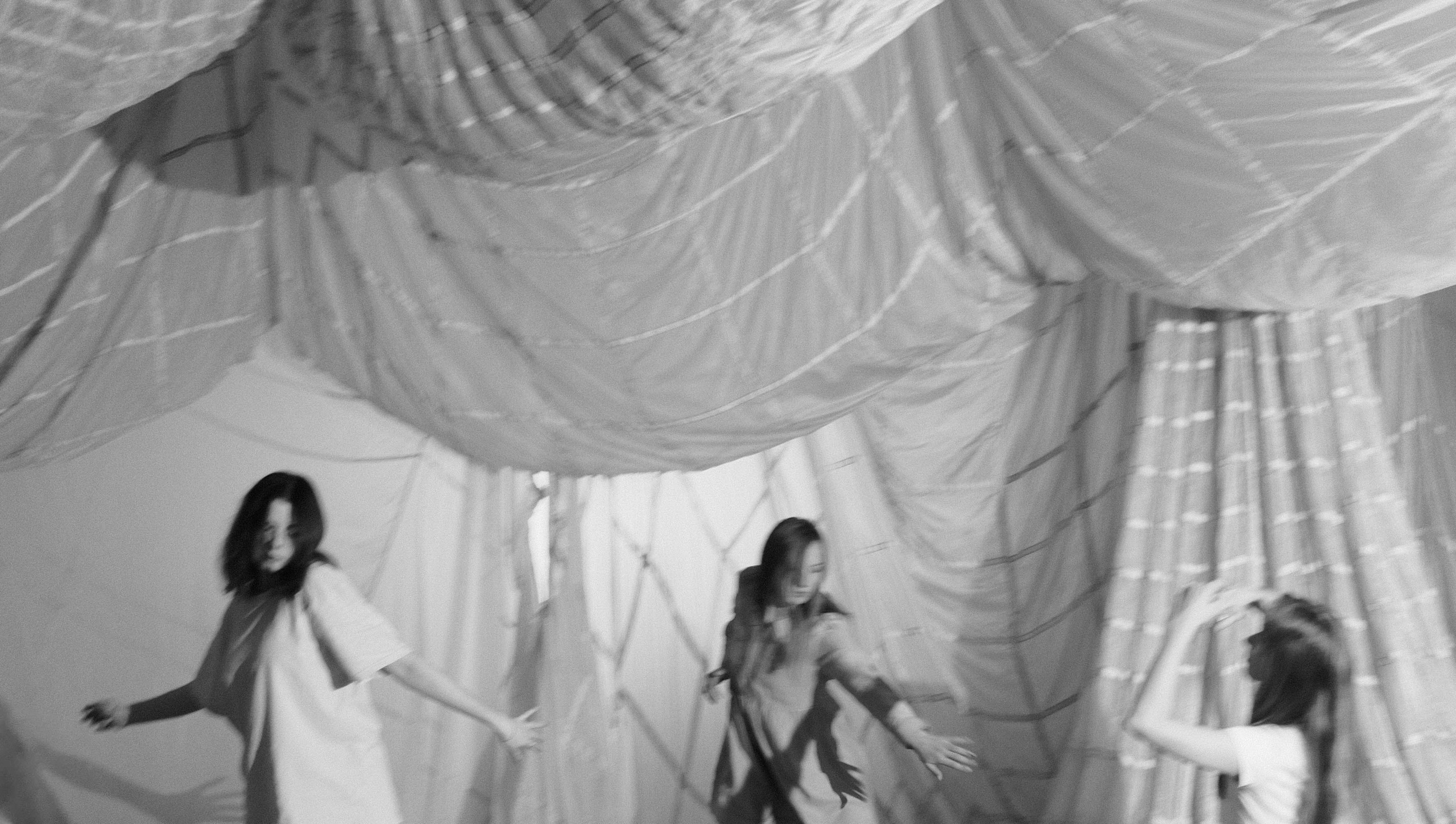 From in(out)side / photo-dance therapy. Алисия Гадеева | Концептуальный фотограф mixed media | Санкт-Петербург