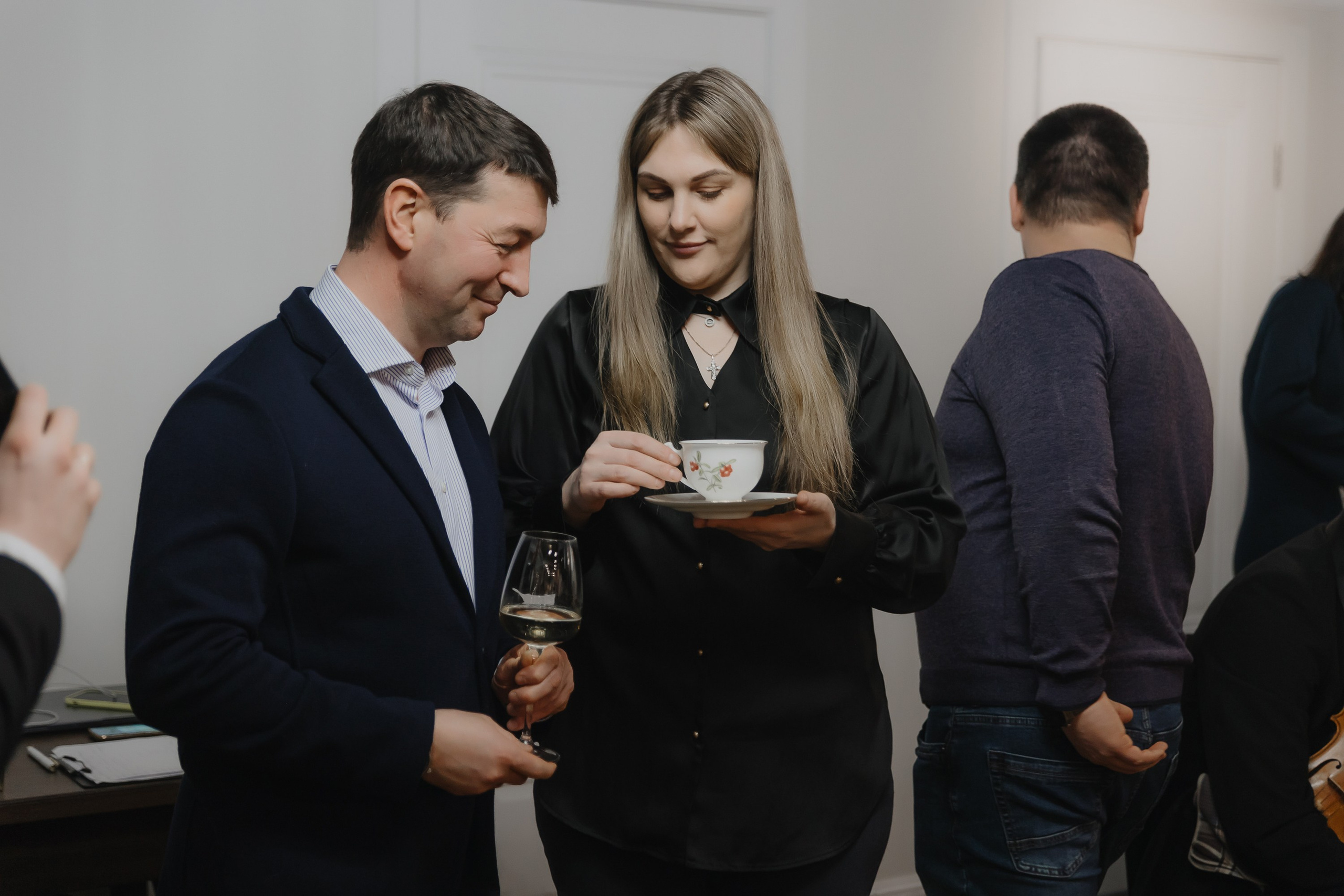 Открытие нового пространства интерьерного салона L. DECO в феврале 2025. L. Deco интерьерный салон. Краски/обои/лепной декор