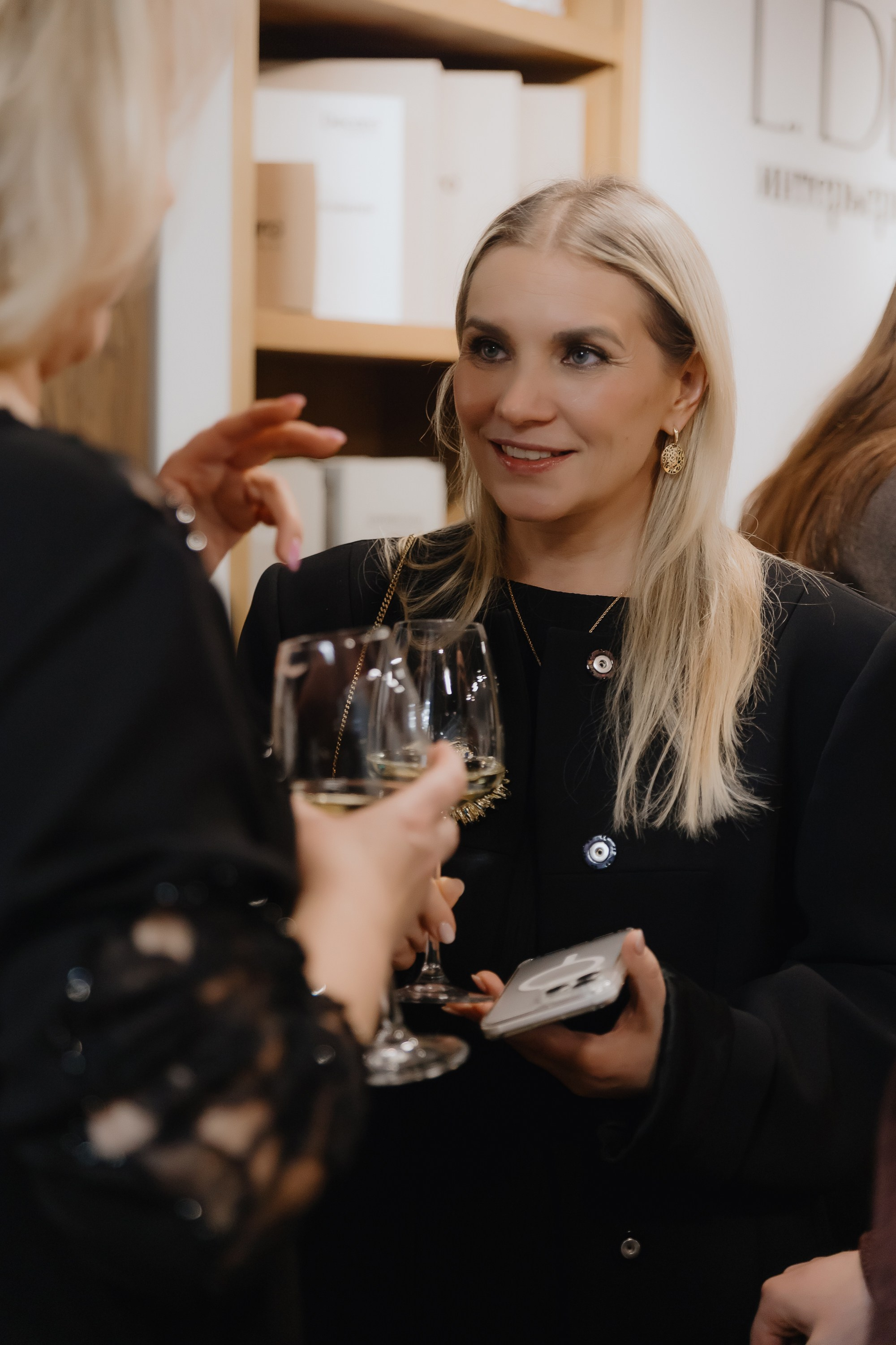 Открытие нового пространства интерьерного салона L. DECO в феврале 2025. L. Deco интерьерный салон. Краски/обои/лепной декор