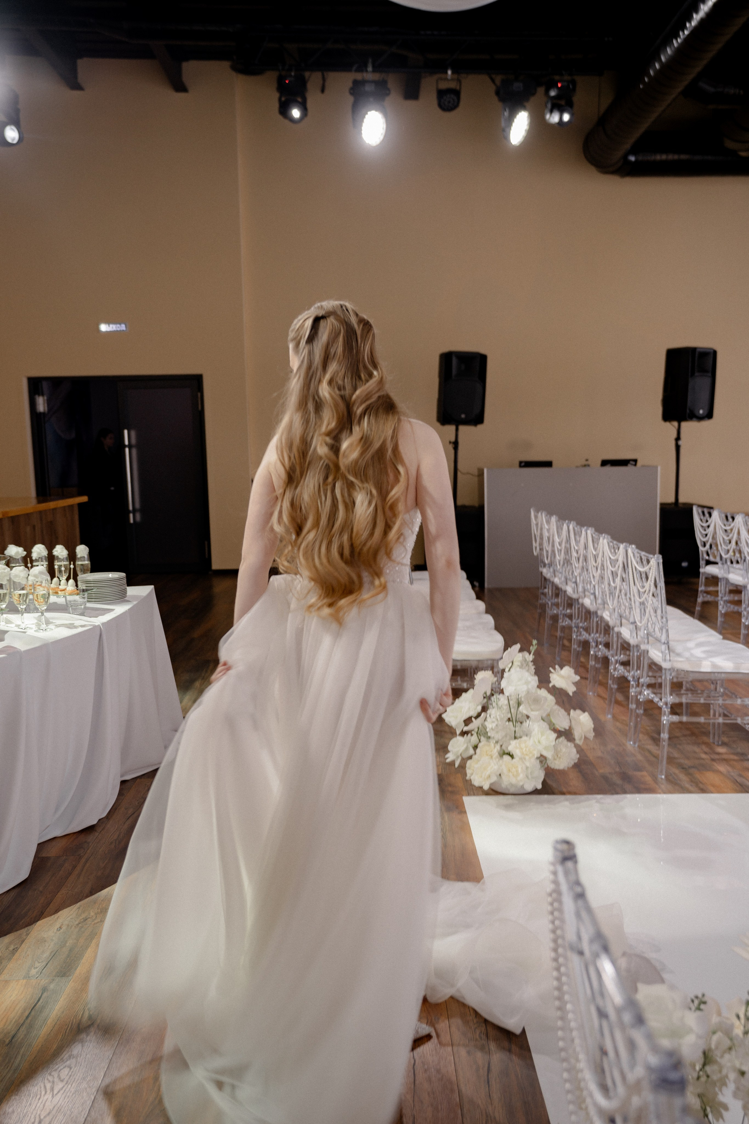 СВАДЕБНАЯ СЬЕМКА СБОРОВ В ОТЕЛЕ И ВЫЕЗД НА ЦЕРЕМОНИЮ (СНЯТО В СИБИРЕ В НИЖНЕВАРТОВСКЕ). Профессиональный фотограф, Санкт-Петербург — Виктория Богомолова