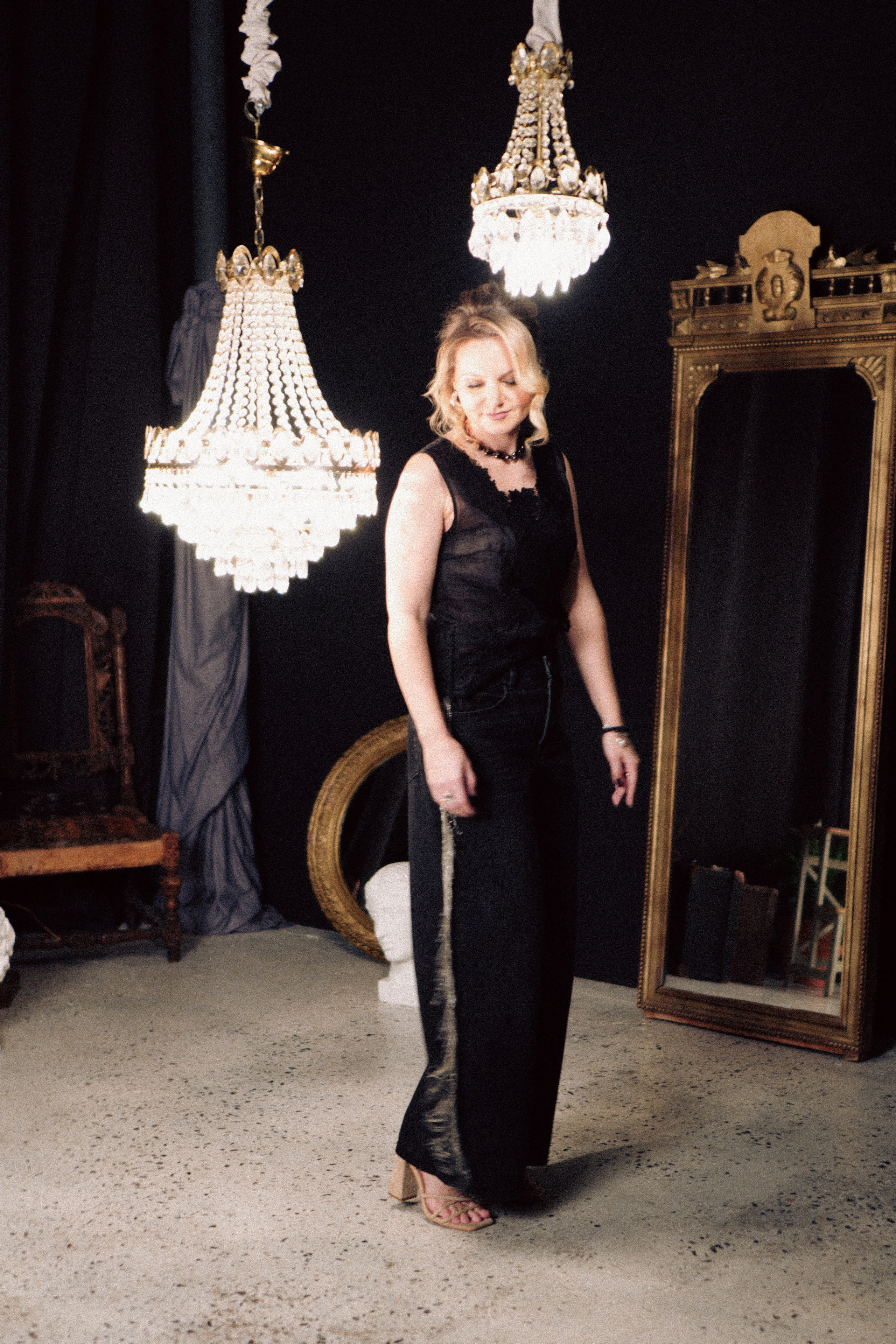 НОВОГОДНЯЯ ФОТОСЕСИИЯ В СТУДИИ ДЛЯ ДЕВУШКИ И ПРОГУЛКА ПО ЧЕРНЫШЕВСКОЙ. Профессиональный фотограф, Санкт-Петербург — Виктория Богомолова