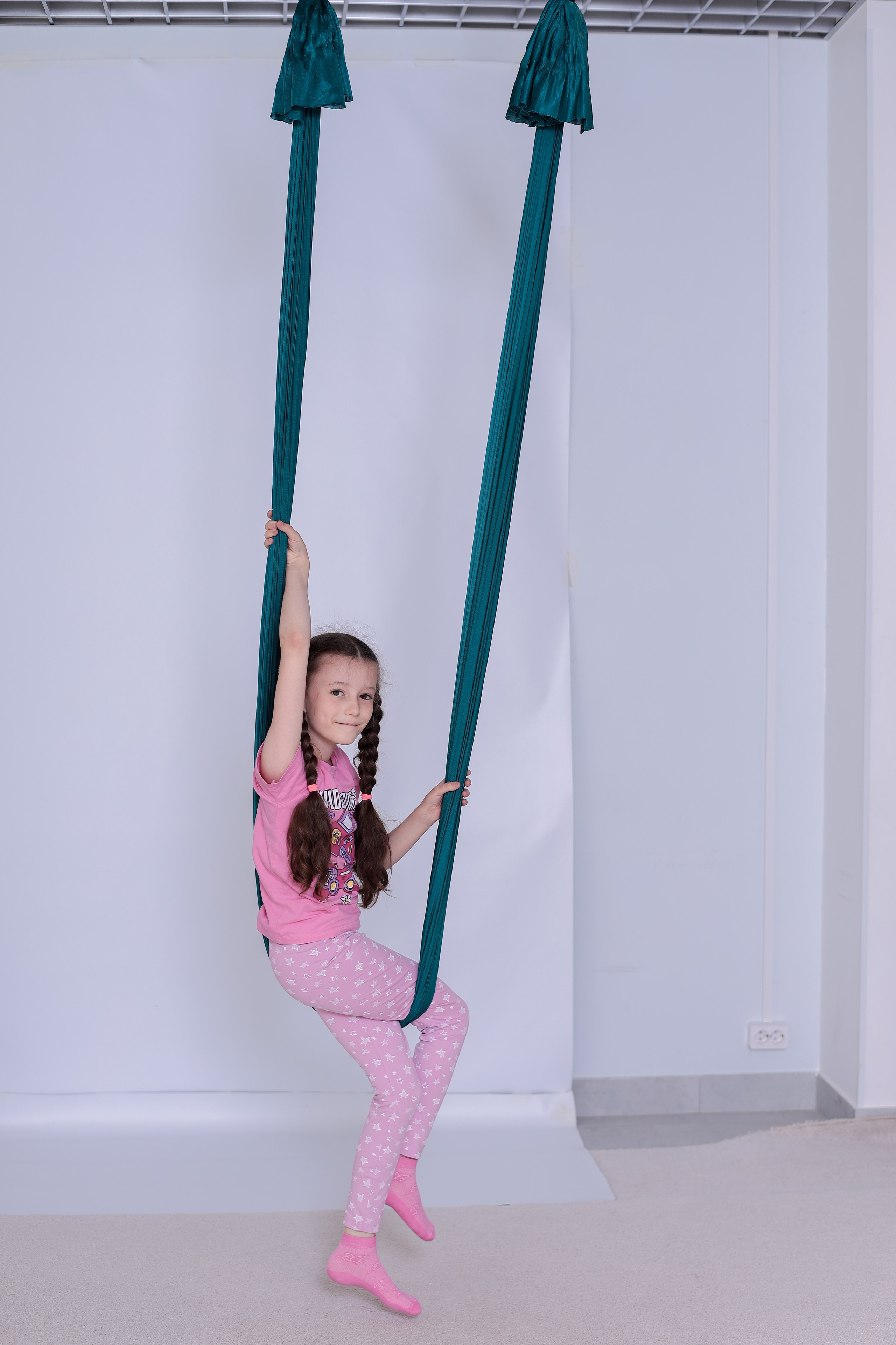 Детская аэройога. Фотограф Надршина Лилия