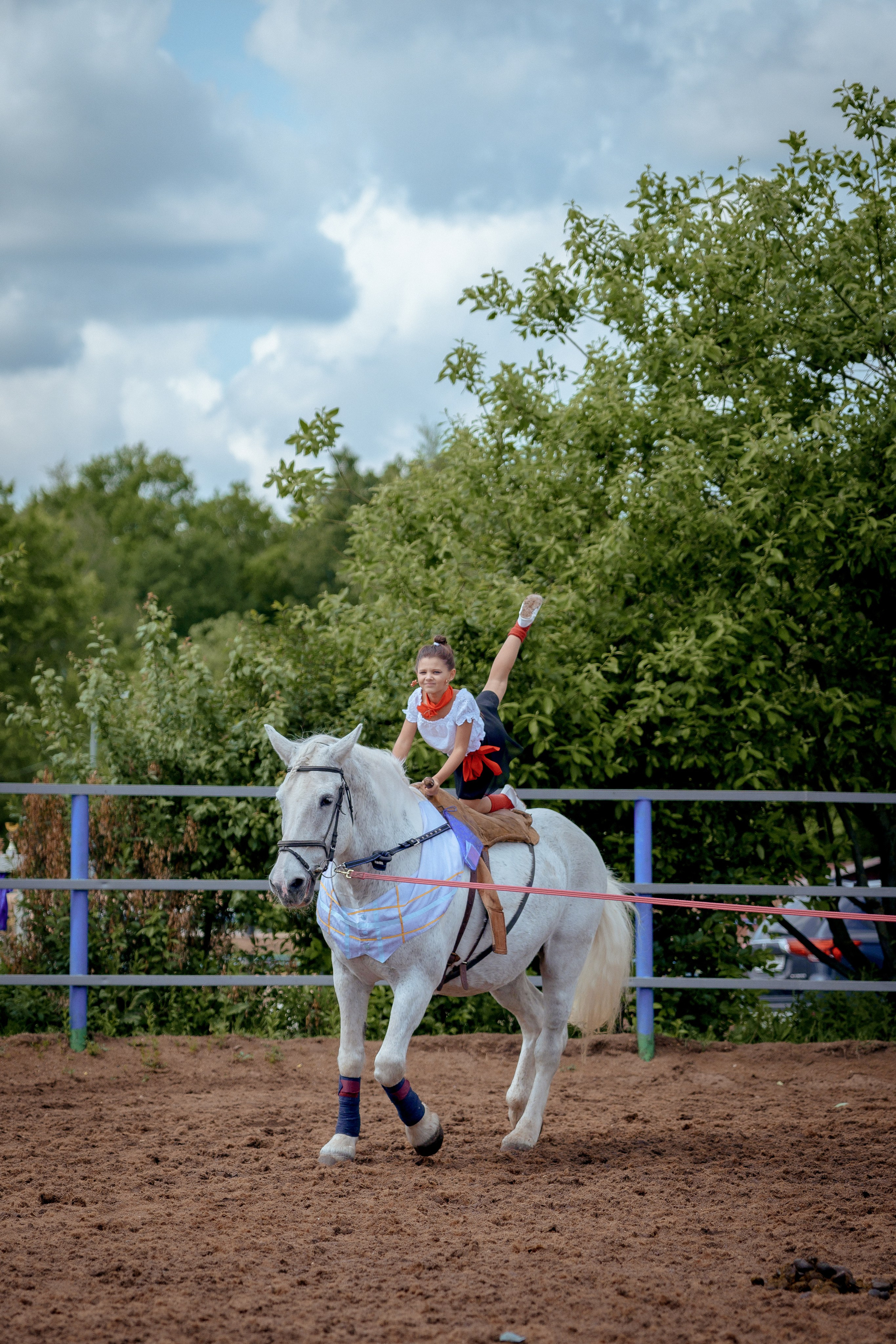 Конный клуб Горки. Портретный и семейный фотограф в Москве/Видное