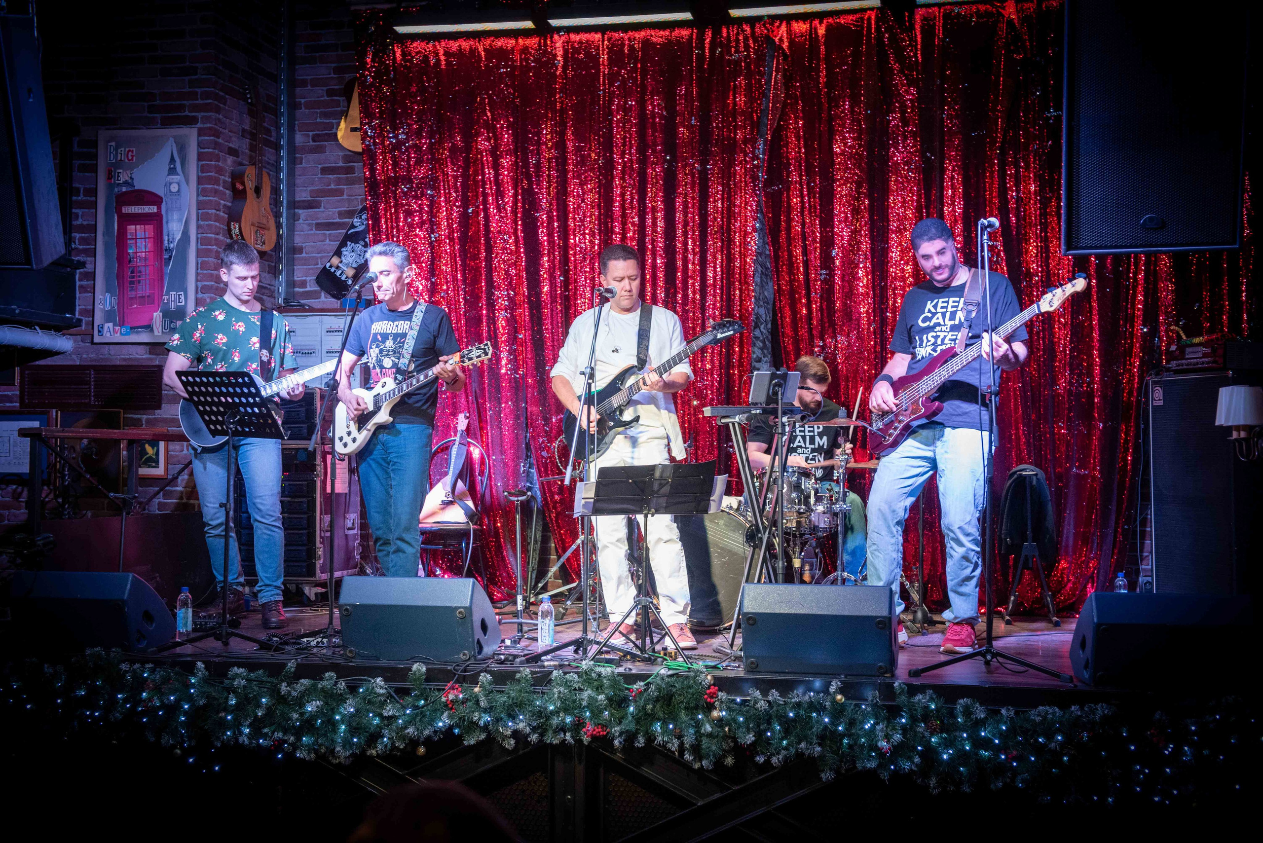 LifePub 16.12.2024. Московская кавер-группа BankBand