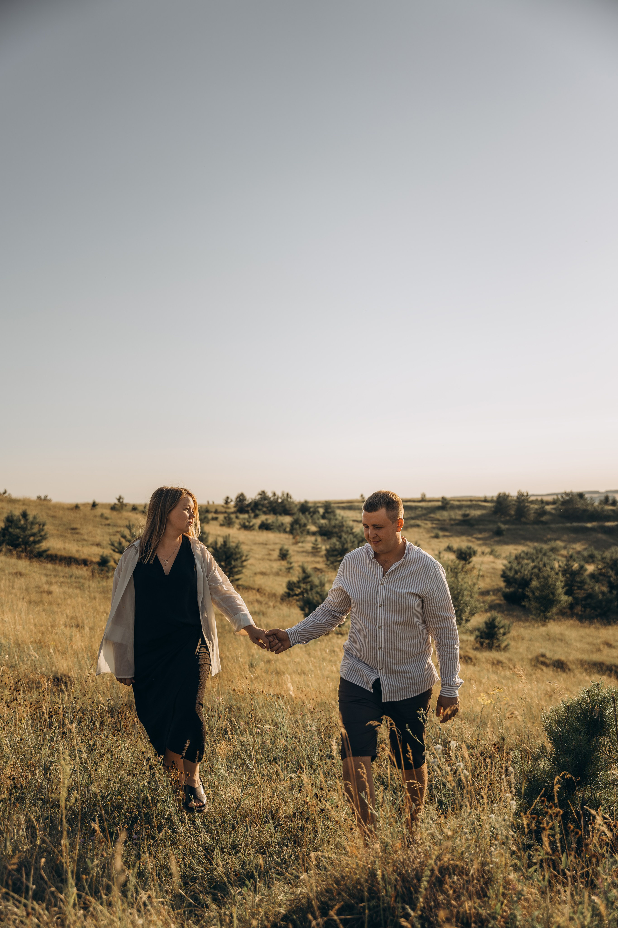 Летний луг, закат. Семейный фотограф Москва. Фотограф беременности и материнства Москва