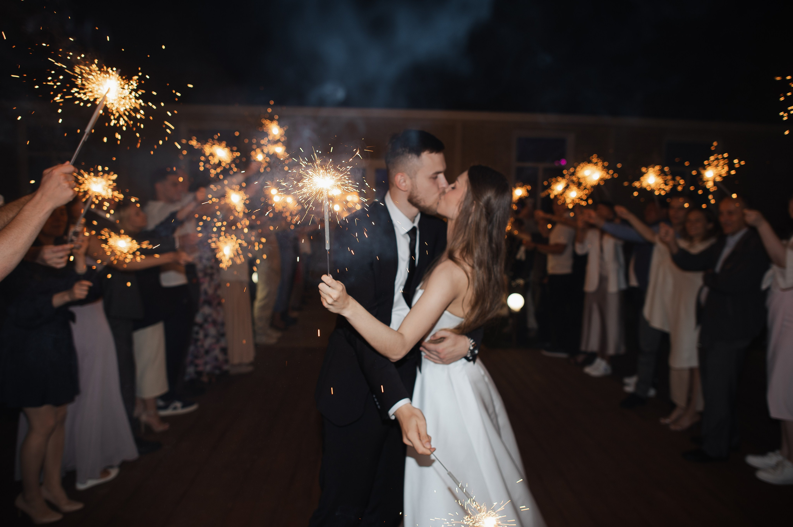 Свадьба на берегу Волги. Свадебный фотограф в Ярославле Денис Медоваров