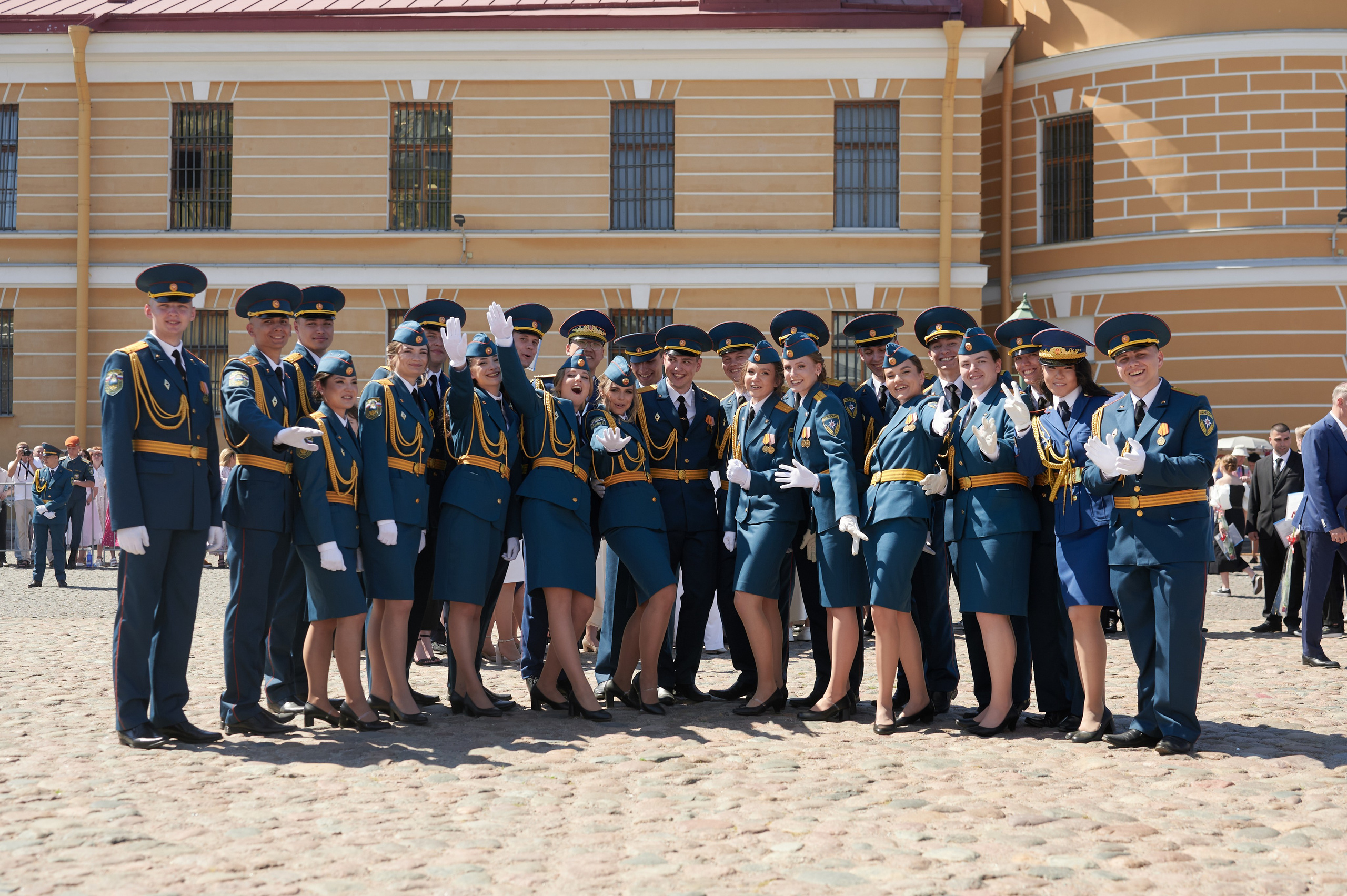 Репортажная съёмка выпускных в СПб | Фотограф на выпускной 9 и 11 класса