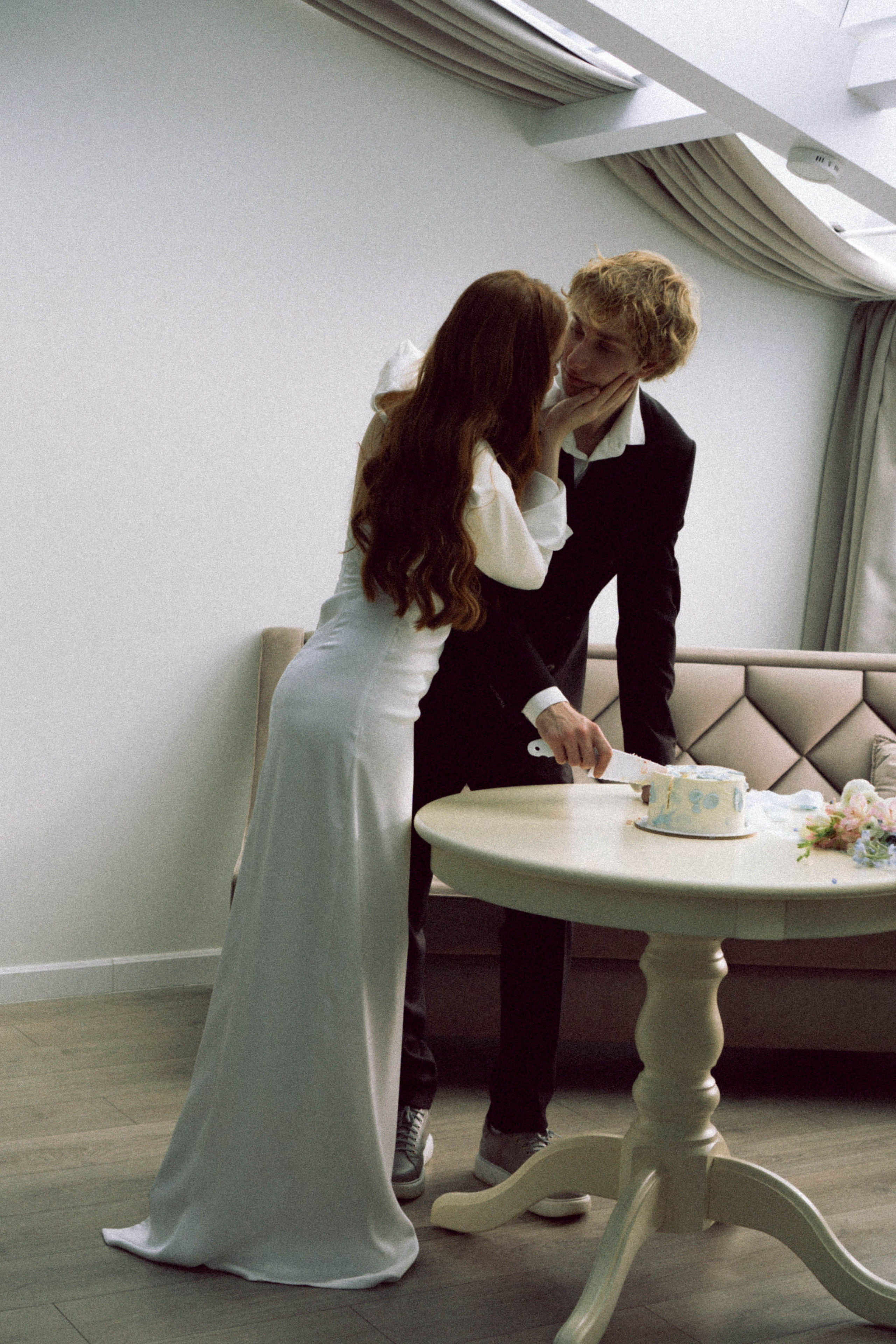 СВАДЕБНАЯ СЬЕМКА В ОТЕЛЕ. СБОРЫ ЖЕНИХА И НЕВЕСТЫ И ТАКЖЕ ТОР И ПОДГОТОВКА К ПРОГУЛКЕ. Профессиональный фотограф, Санкт-Петербург — Виктория Богомолова