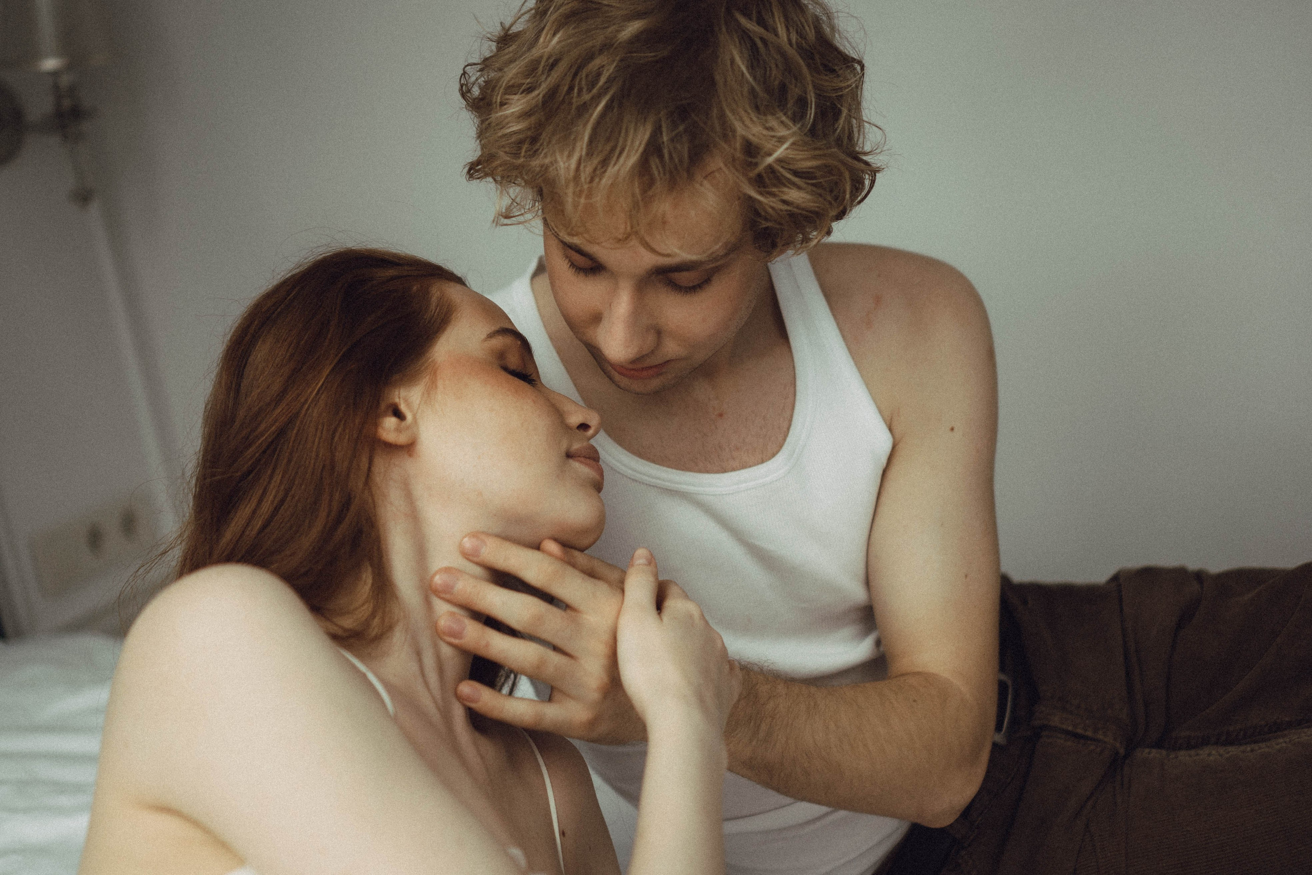 СВАДЕБНАЯ СЬЕМКА В ОТЕЛЕ. СБОРЫ ЖЕНИХА И НЕВЕСТЫ И ТАКЖЕ ТОР И ПОДГОТОВКА К ПРОГУЛКЕ. Профессиональный фотограф, Санкт-Петербург — Виктория Богомолова