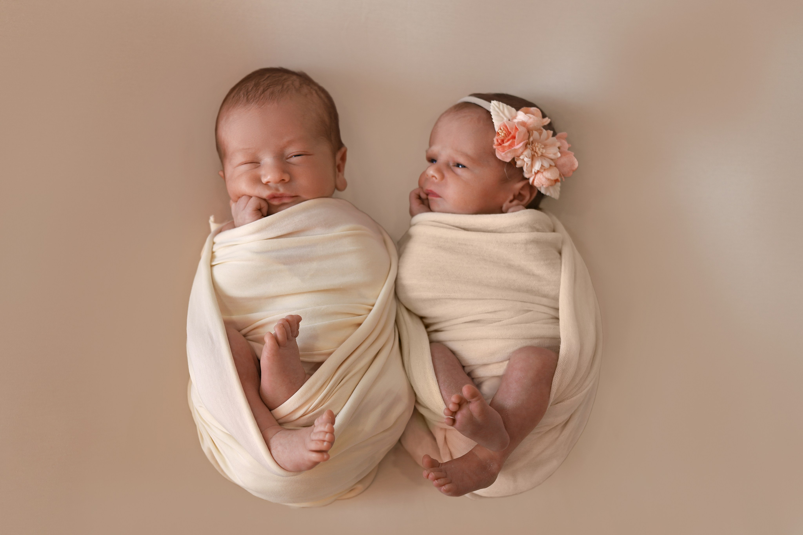 фотосессия двойни в саратове, фотограф для двойни, новорожденные близнецы, королевская двойня родилась