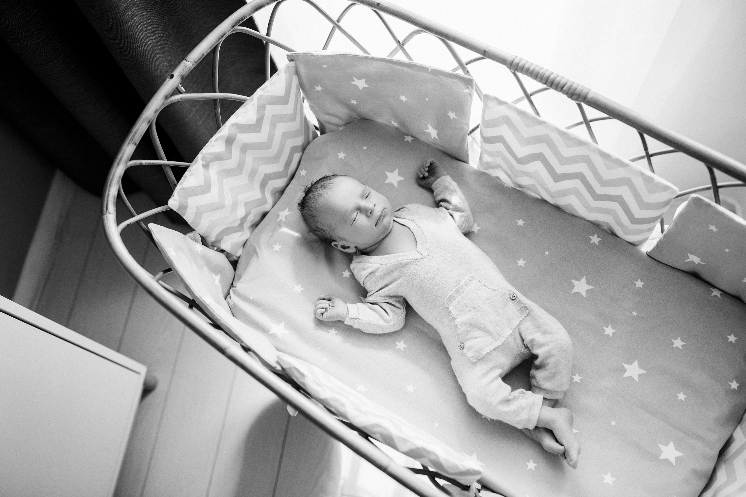 Мини серия про новорождённого