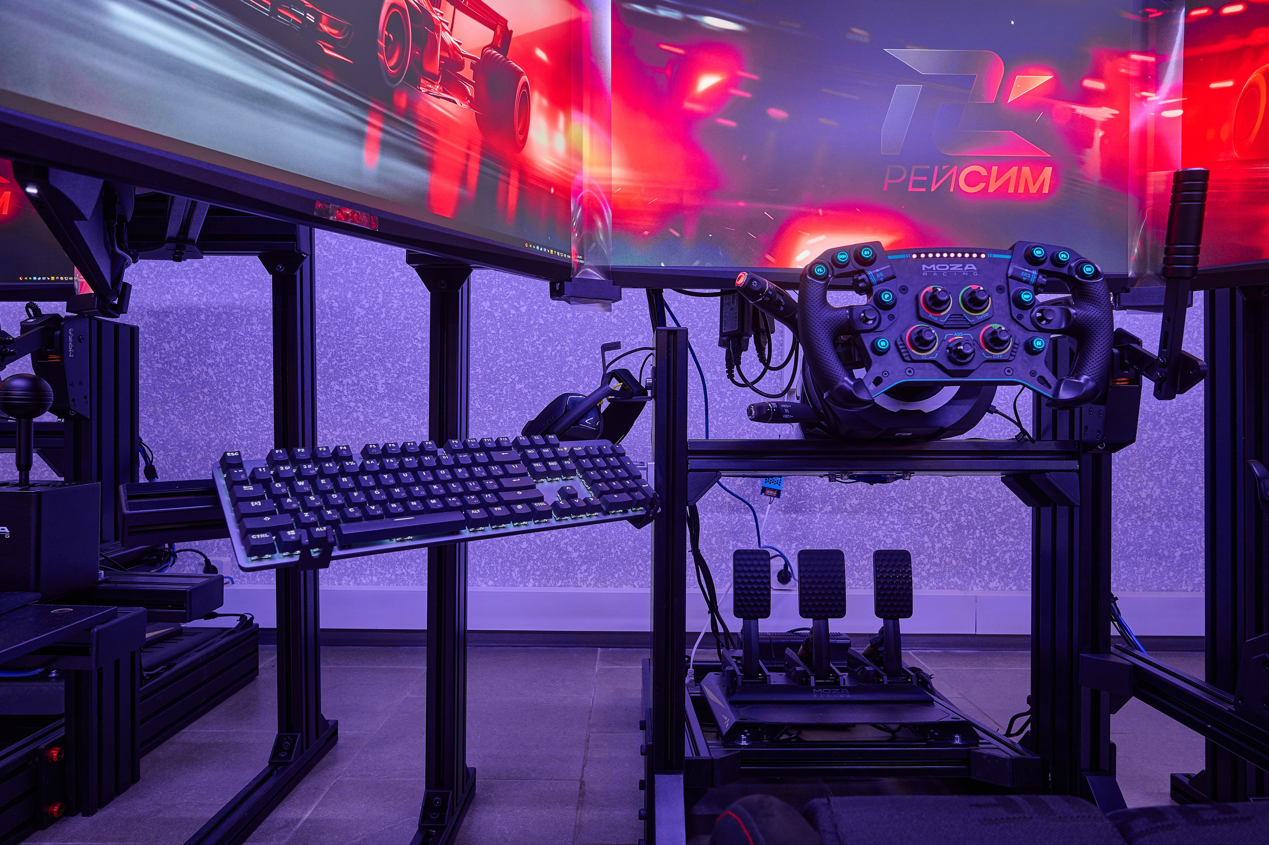 РЕЙСИМ Гоночные автосимуляторы. Интерьерный фотограф в Краснодаре